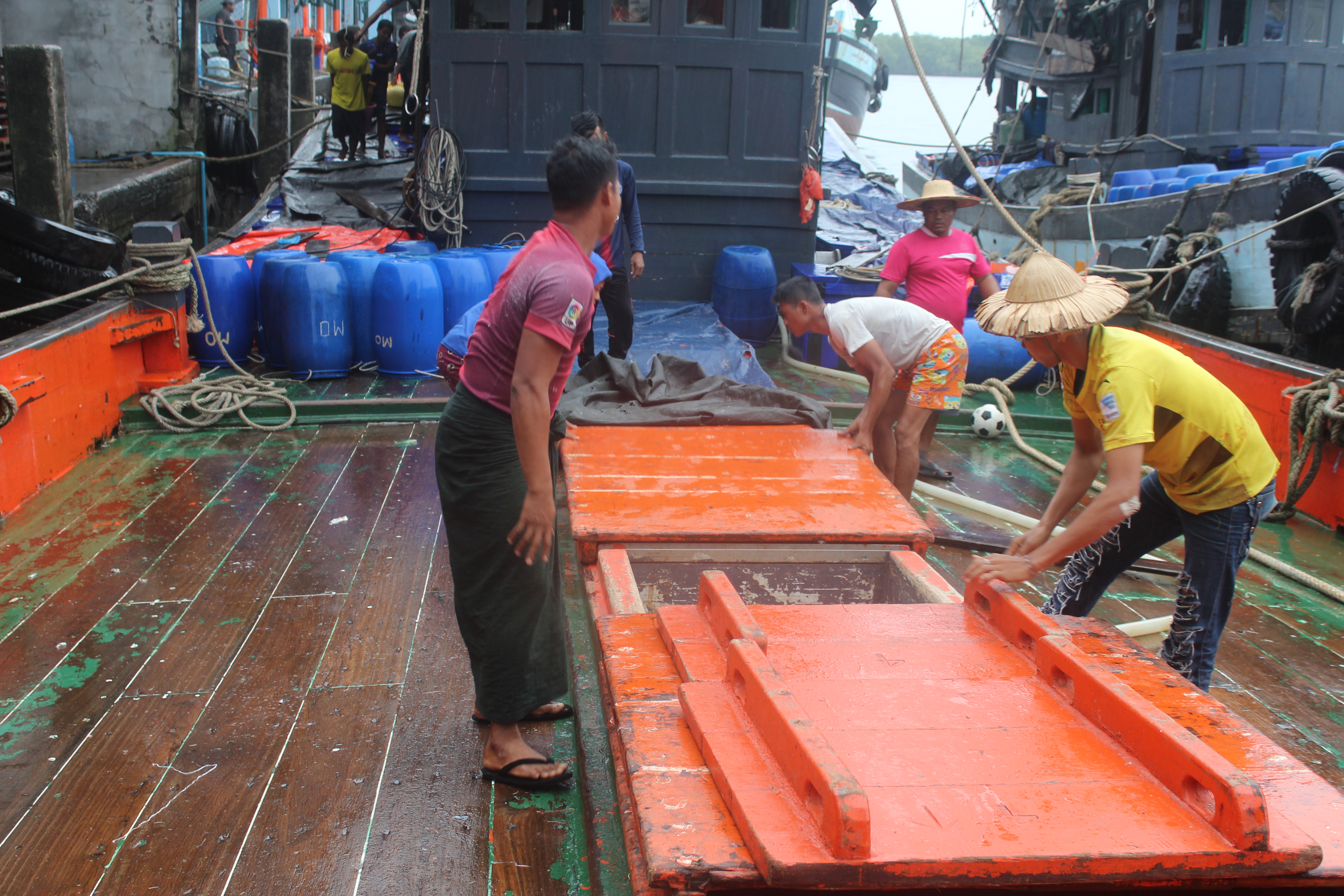ตรวจสอบเรือและสินค้านำเข้าจากประเทศ MYANMAR