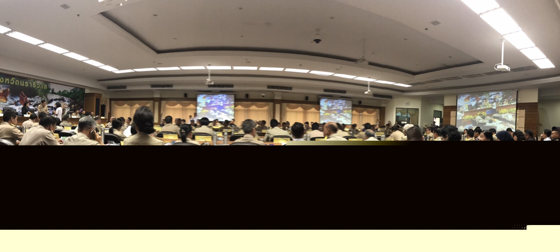 ศจร.นราธิวาส ได้ร่วมประชุม คณะกรมการจังหวัด หัวหน้าส่วนราชการ หัวหน้าหน่วยงานรัฐวิสาหกิจ นายอำเภอ และผู้บริหารส่วนท้องถิ่น ครั้งที่ 10/2561 ประจำเดือนตุลาคม 2561..คลิก