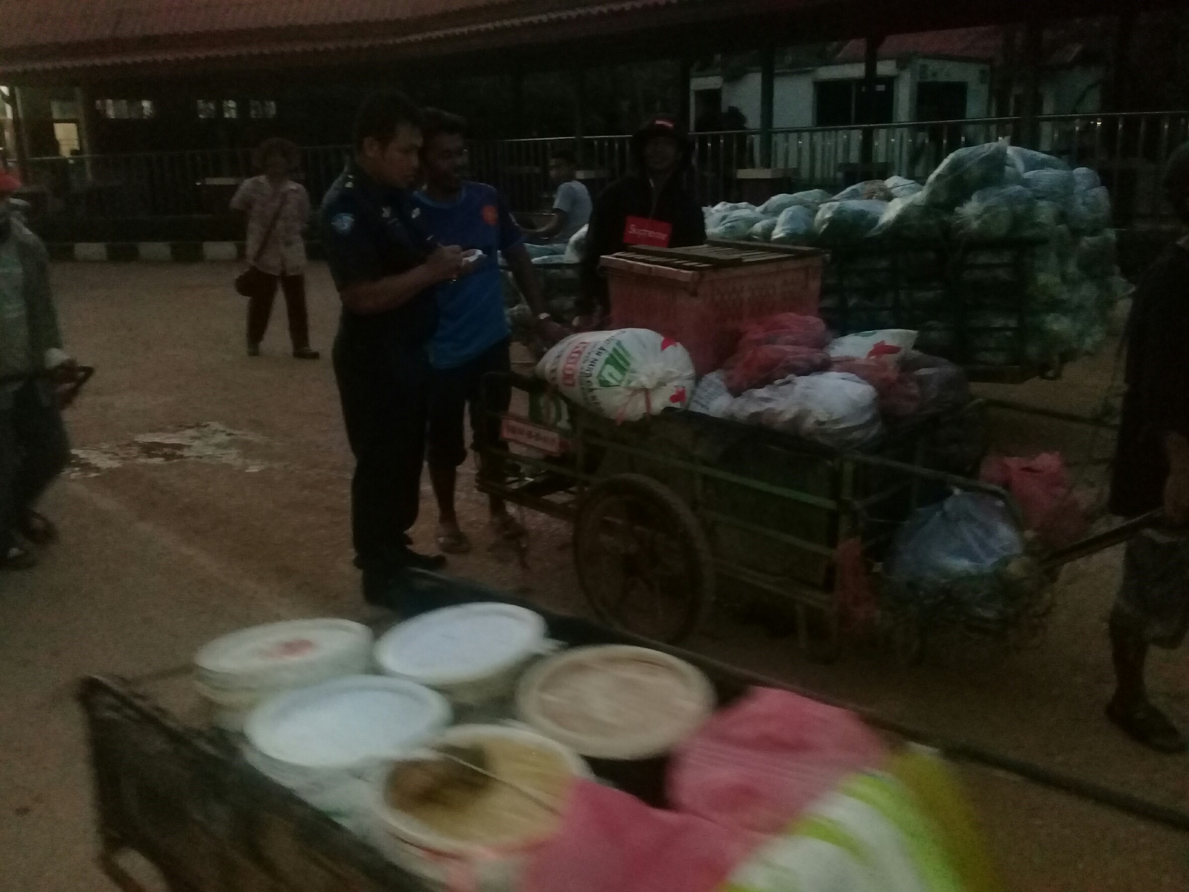 ตรวจป้องกันลักลอบนำเข้า-ส่งออกทางจุดผ่านแดนถาวรบ้านเขาดิน..คลิก
