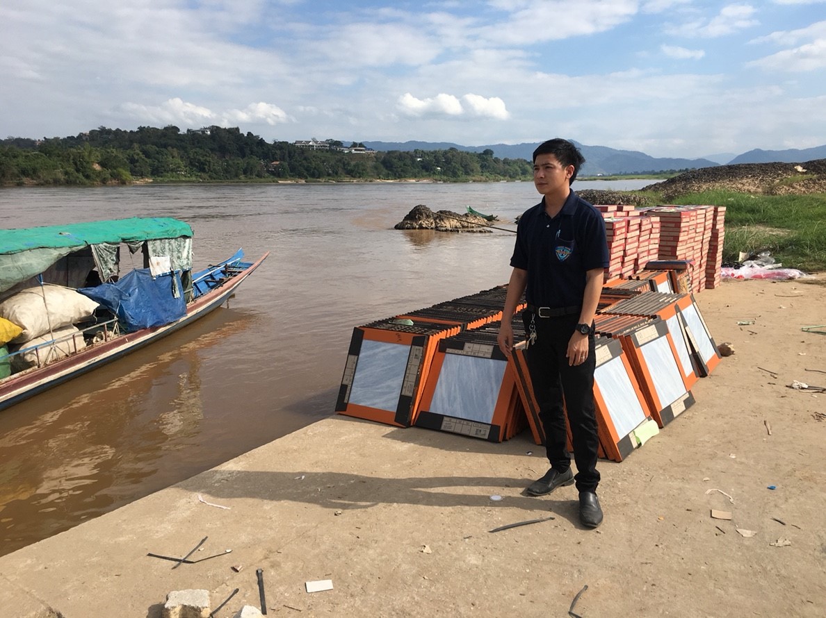 เจ้าหน้าที่ศูนย์ฯ ตรวจลักลอบการนำเข้า ส่งออก นำผ่านสัตว์น้ำ ซากสัตว์น้ำ ผลิตภัณฑ์สัตว์น้ำ และปัจจัยการผลิตที่ใช้ทางการประมง ณ ท่าผาถ่าน อำเภอเชียงของ จังหวัดเชียงราย..คลิก