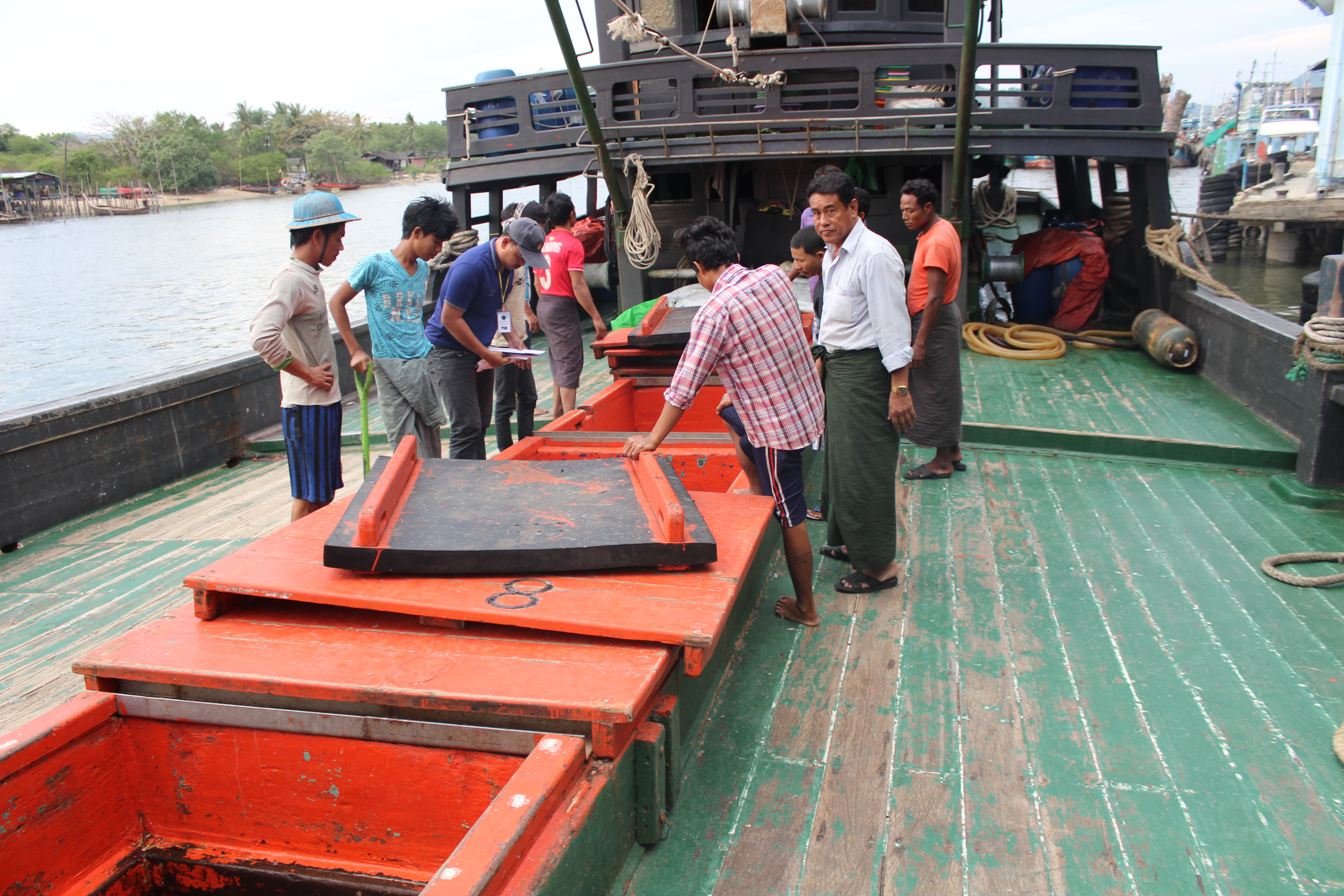 ตรวจสอบเรือและสินค้านำเข้าจากประเทศ MYANMAR