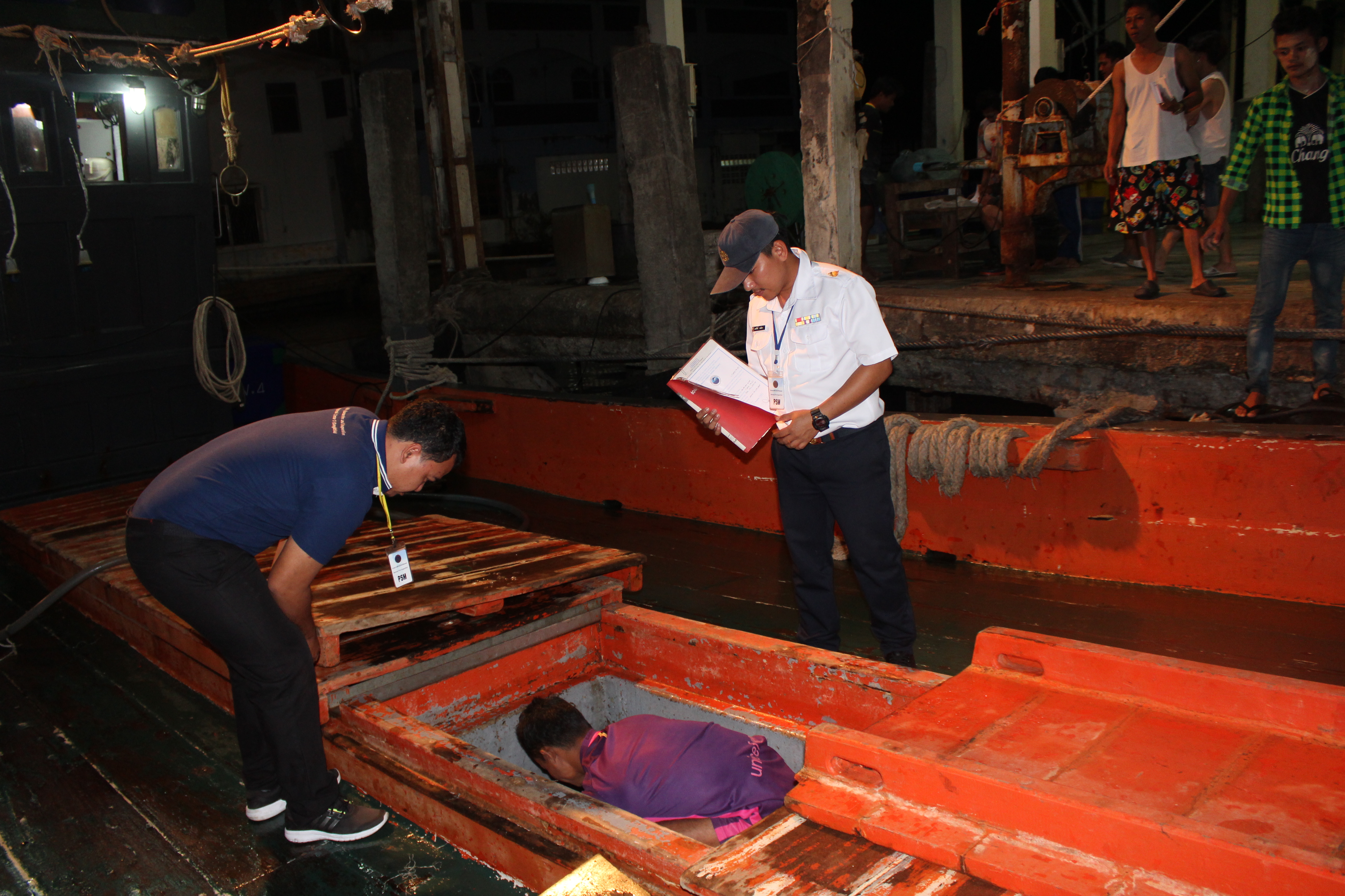 ตรวจสอบเรือและสินค้านำเข้าจากประเทศ MYANMAR