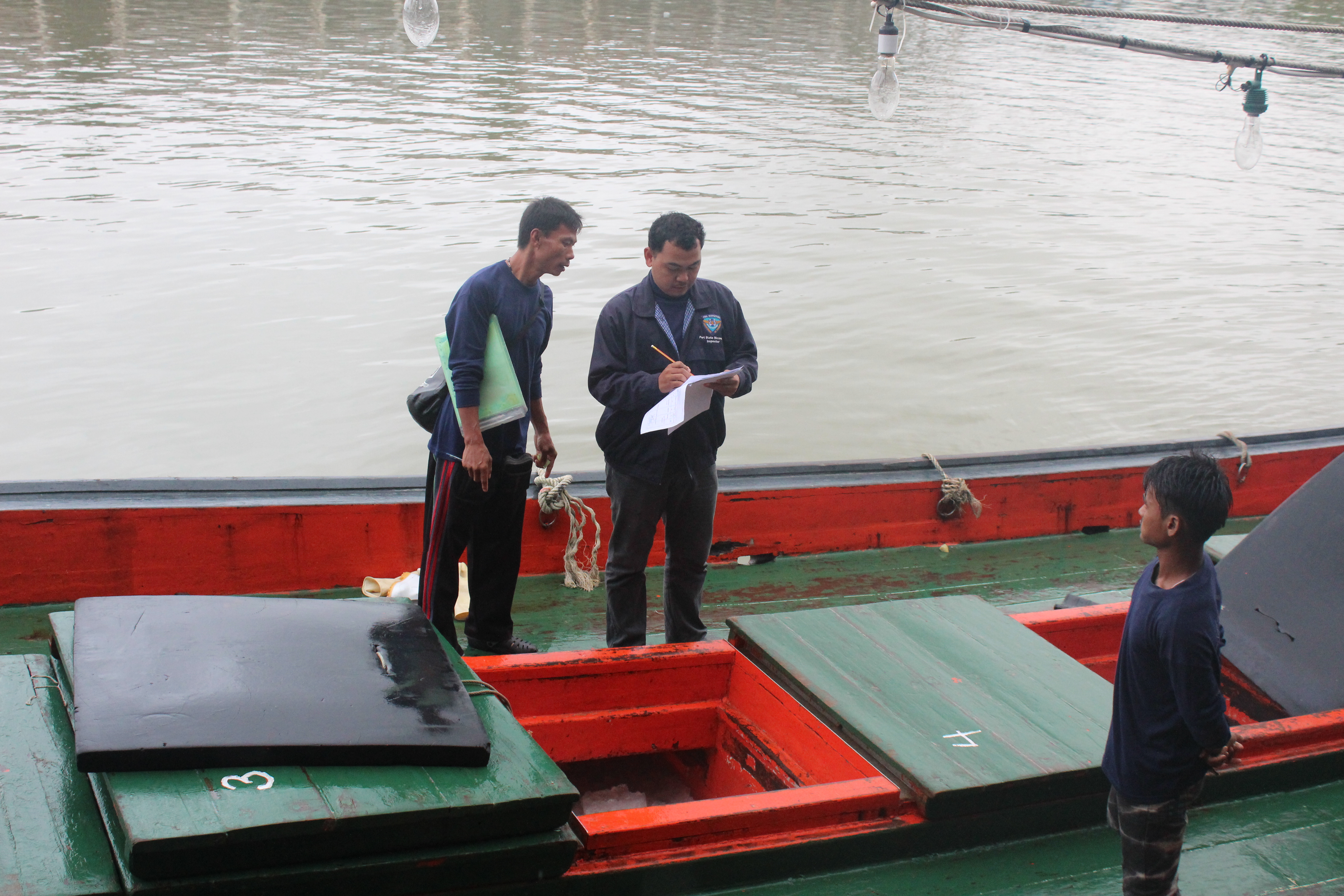 ตรวจสอบเรือและสินค้านำเข้าจากประเทศ MYANMAR..คลิก