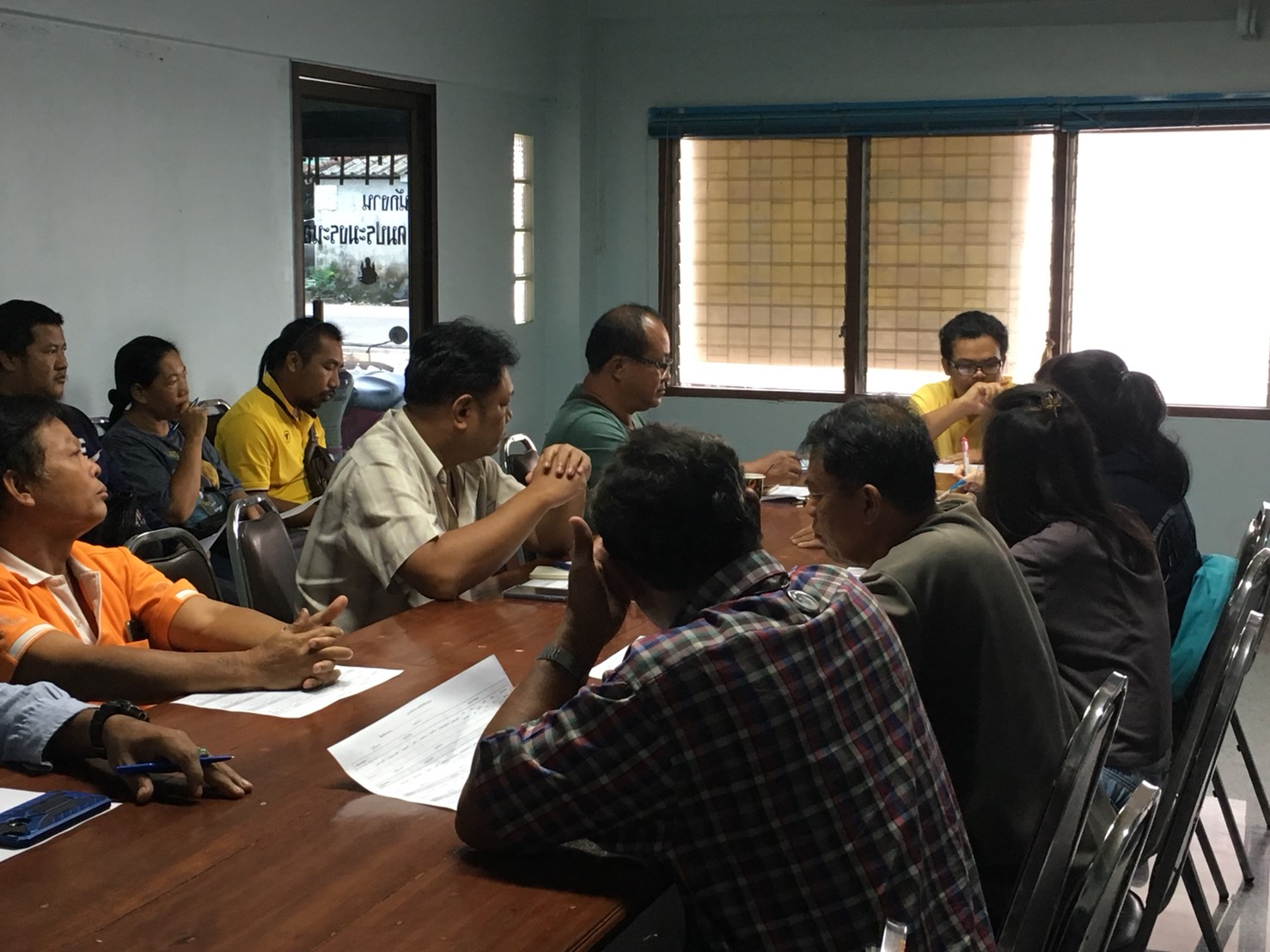ประชุมชี้แจง ซักซ้อม เพื่อทำความเข้าใจ  และรับฟังความคิดเห็นชาวประมงในพื้นที่รับผิดชอบ    ในประเด็นเกี่ยวกับ เรื่อง “แนวเขตทะเลชายฝั่ง ,การเขียนบันทึกสมุดการทำประมง (LB)” และขยะในทะเล