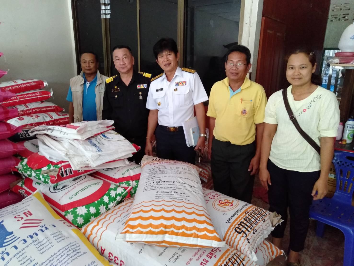 สำนักงานประมงจังหวัดศรีสะเกษร่วมกิจกรรมการเข้าตรวจสอบร้านค้าอาหารสัตว์..คลิก