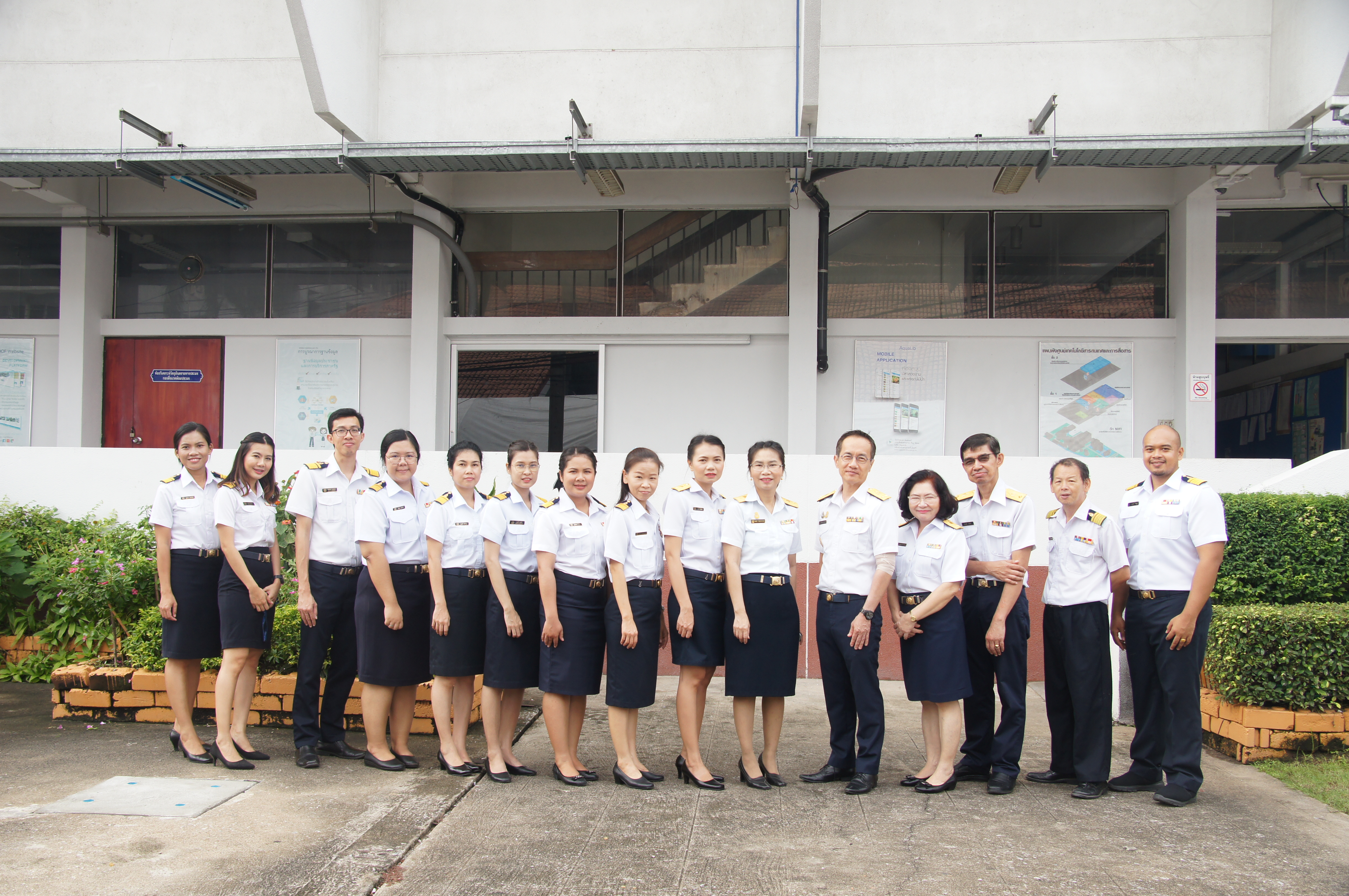 ร่วมพิธีอ่านสาสน์สดุดีและวางพวงมาลาถวายสักการะพระราชานุสาวรีย์สมเด็จพระมหิตลาธิเบศร์อดุลยเดชวิกรม พระบรมราชชนก เนื่องในงานวันครบรอบวันสถาปนากรมประมง ปีที่ ๙๓..คลิก