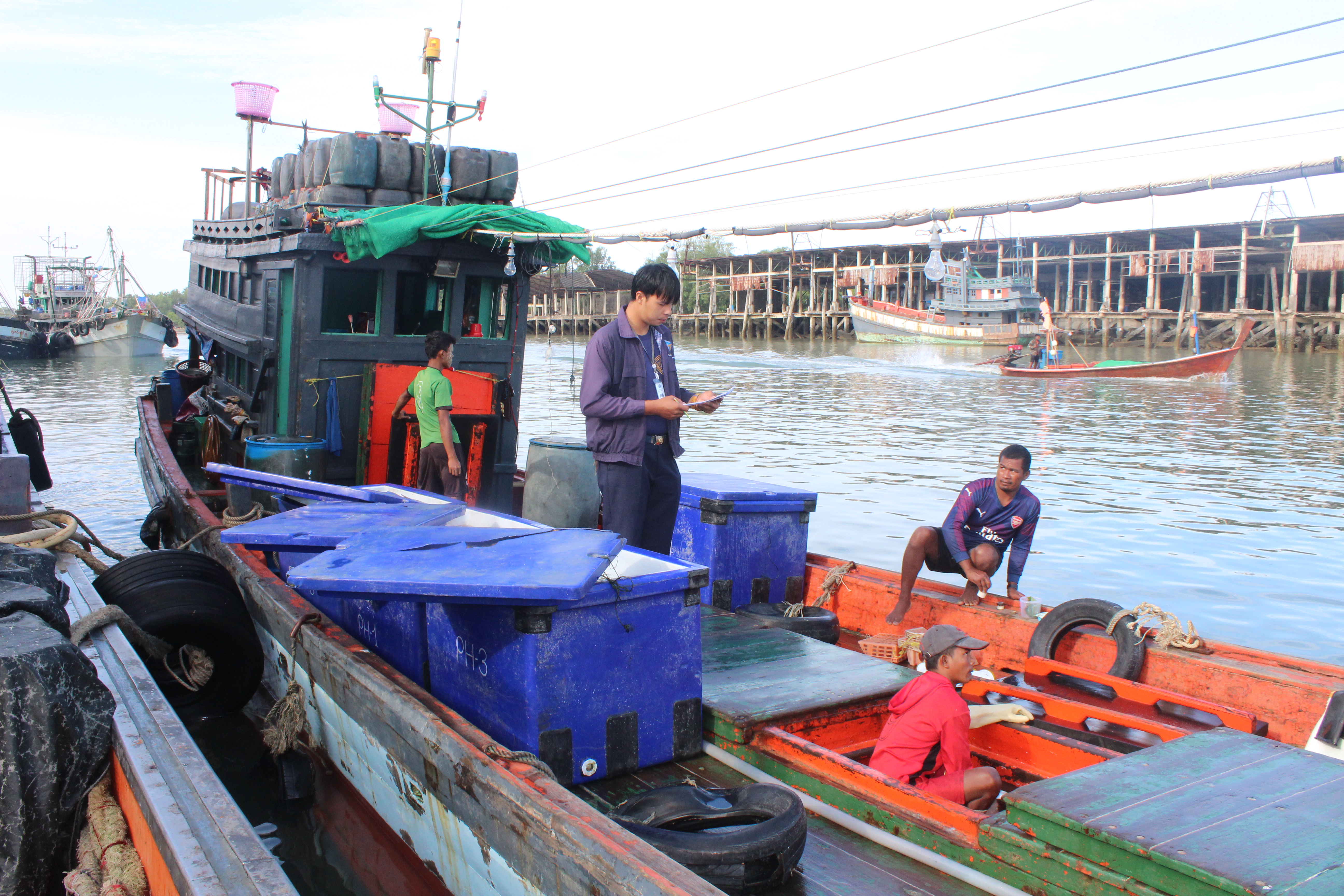 ตรวจสอบเรือและสินค้านำเข้าจากประเทศ MYANMAR..คลิก