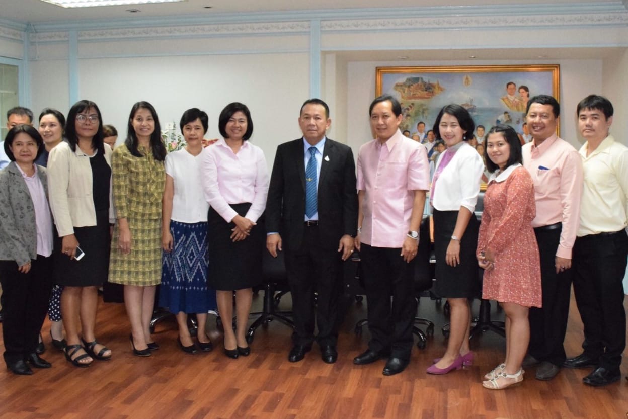 เข้าคารวะ และแสดงความยินดีกับ ท่านฯ มีศักดิ์ ภักดีคง..คลิก