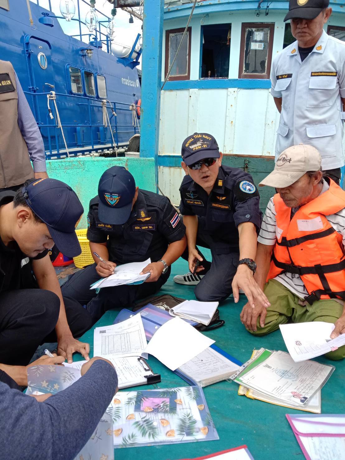 เรือตรวจฯ 701 ออกปฏิบัติงานบูรณาการตรวจร่วมเรือประมงเพื่อจัดการปัญหาแรงงานต่างด้าวและการค้ามนุษย์ด้านการประมง..คลิก