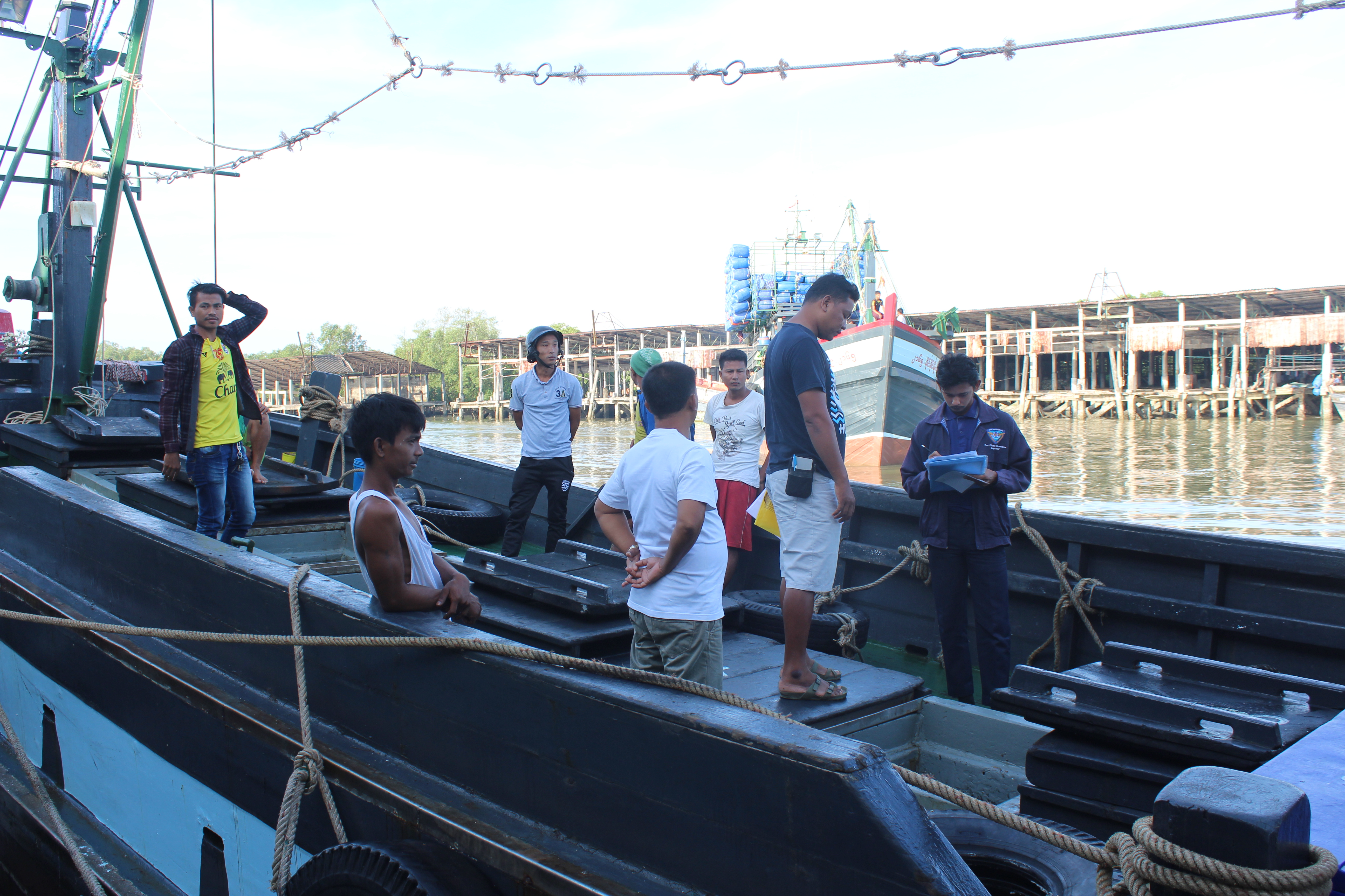ตรวจสอบเรือและสินค้านำเข้าจากประเทศ MYANMAR..คลิก