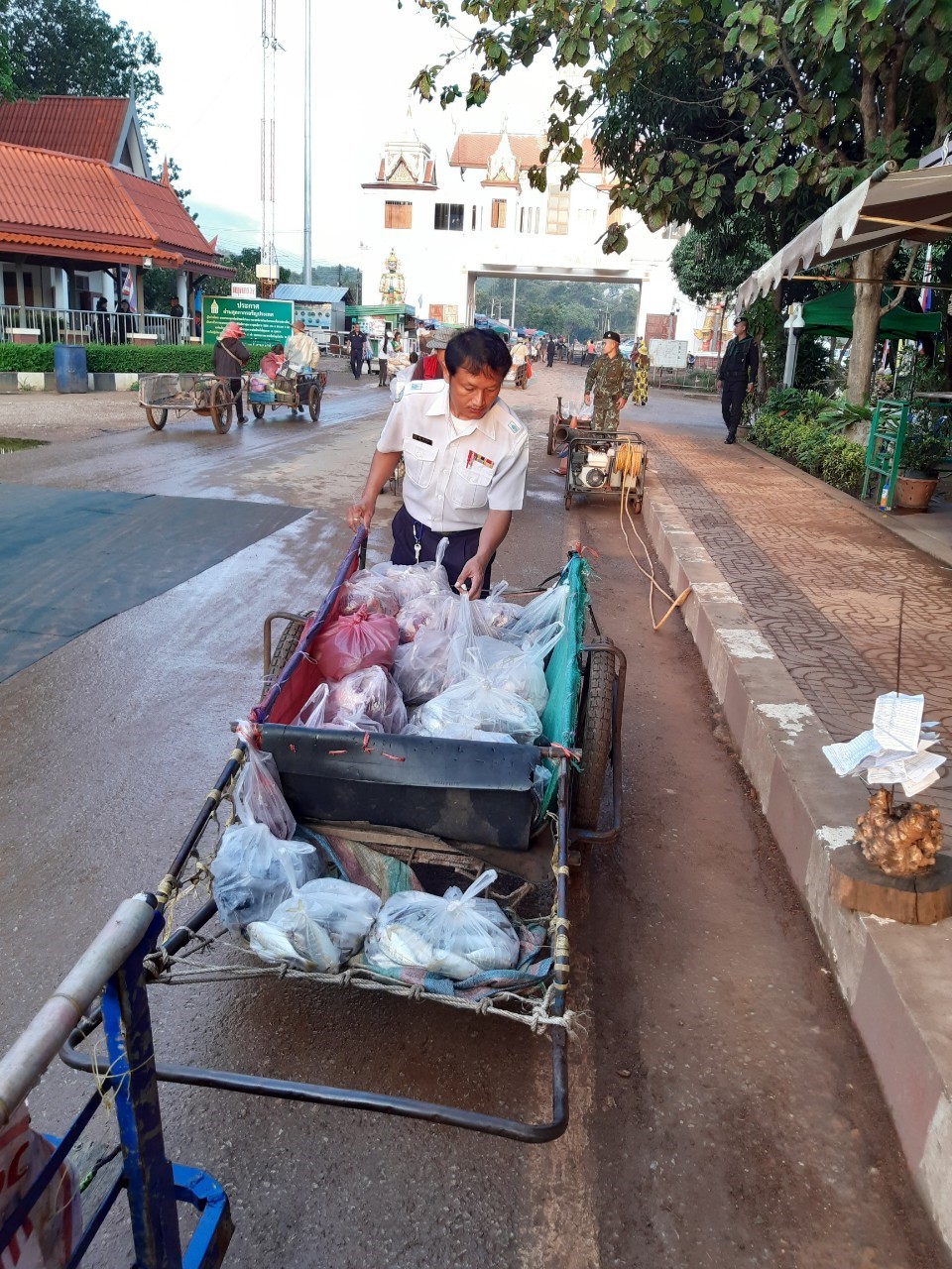 ตรวจป้องกันลักลอบนำเข้า-ส่งออกทางจุดผ่านแดนถาวรบ้านเขาดิน..คลิก