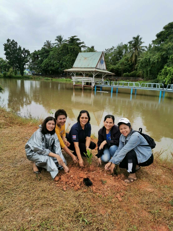 ร่วมกิจกรรมปลูกต้นไม้และพัฒนาศูนย์ฯ..คลิก