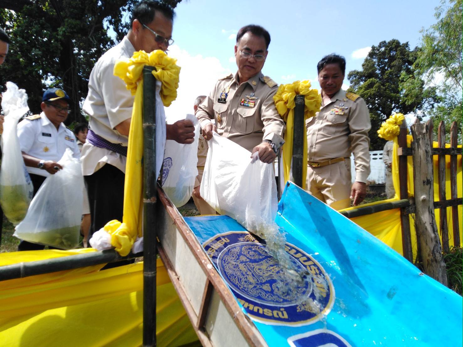 ร่วมออกหน่วยบริการประชาชน ตามโครงการบำบัดทุกข์บำรุงสุข สร้างรอยยิ้มให้ประชาชน (จังหวัดอำนาจเจริญเคลื่อนที่) ณ โรงเรียนบ้านโนนงาม..คลิก