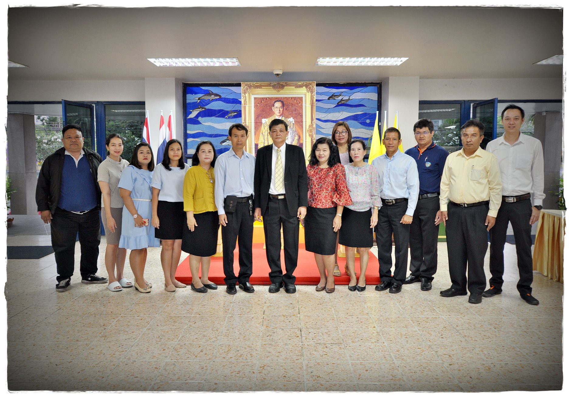 นายอรุณชัย พุทธเจริญ รองอธิบดีกรมประมง สักการะสิ่งศักดิ์สิทธิ์ประจำกรมประมงเพื่อความเป็นสิริมงคล ก่อนไปปฏิบัติหน้าที่ในตำแหน่งผู้ตรวจราชการกระทรวงเกษตรและสหกรณ์..คลิก