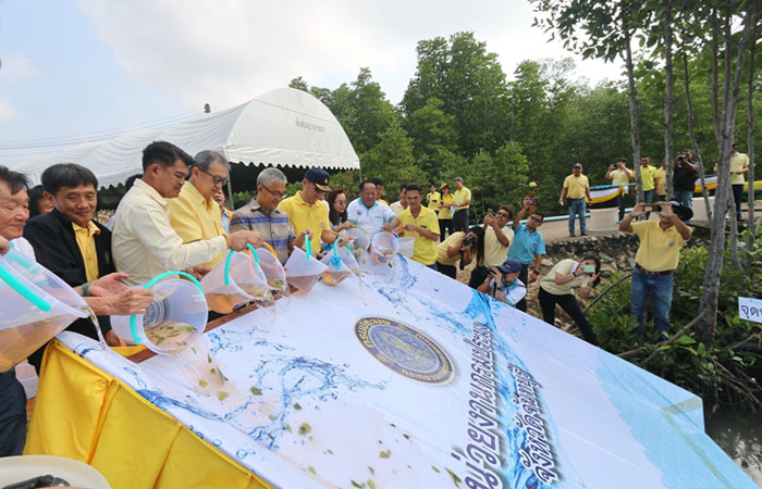 พิธีปล่อยพันธุ์สัตว์น้ำ เพื่อฟื้นฟูทรัพยากรในแหล่งน้ำธรรมชาติ..คลิก