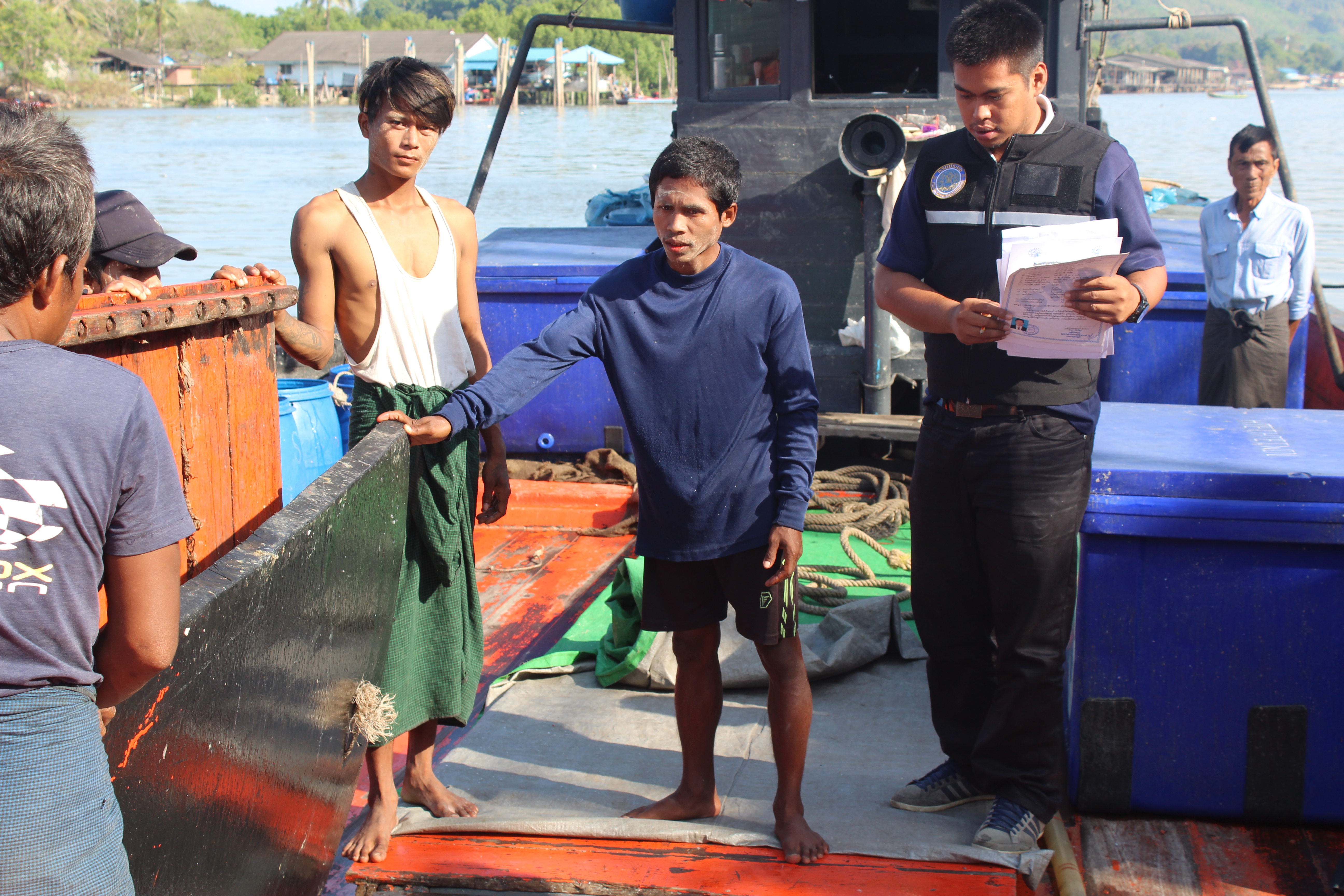 ตรวจสอบเรือและสินค้านำเข้าจากประเทศ MYANMAR..คลิก