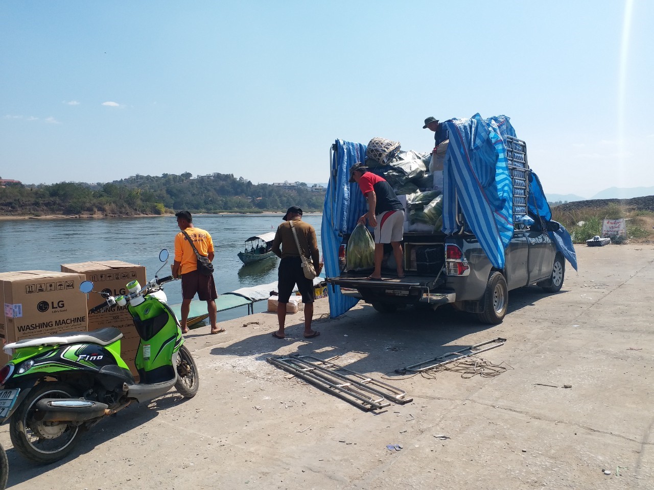 ตรวจสอบสินค้ากุ้งขาวแช่เย็นส่งออกไปยังสาธารณรัฐประชาธิปไตยประชาชนลาว..คลิก