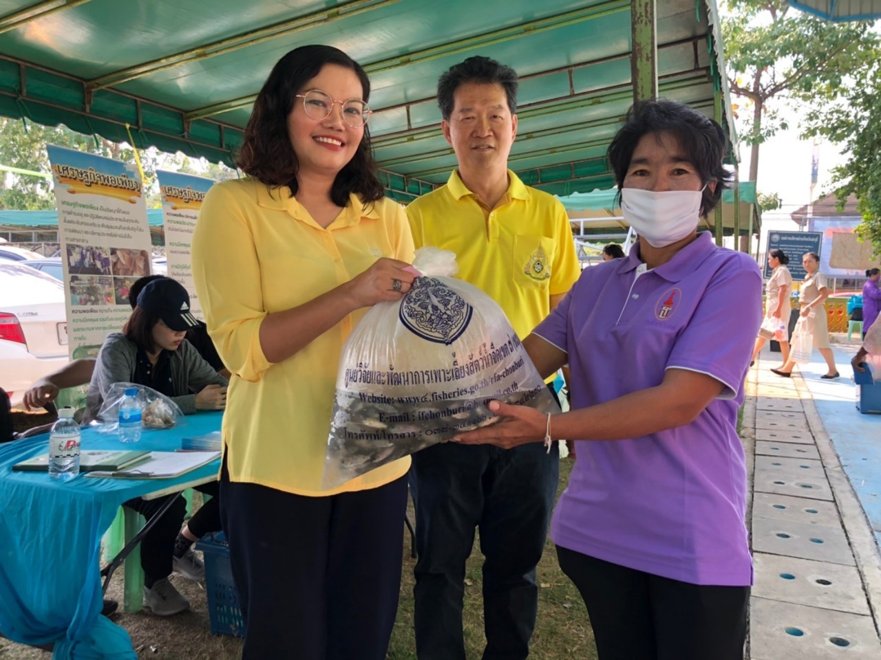 เข้าร่วมโครงการหน่วยบำบัดทุกข์ บำรุงสุข สร้างรอยยิ้มให้ประชน จังหวัดชลบุรี ณ โรงเรียนอนุบาลบ้านบางพระ (ฉิ่งนาวิกอนุสรณ์) ตำบลบางพระ อำเภอศรีราชา จังหวัดชลบุรี..คลิก