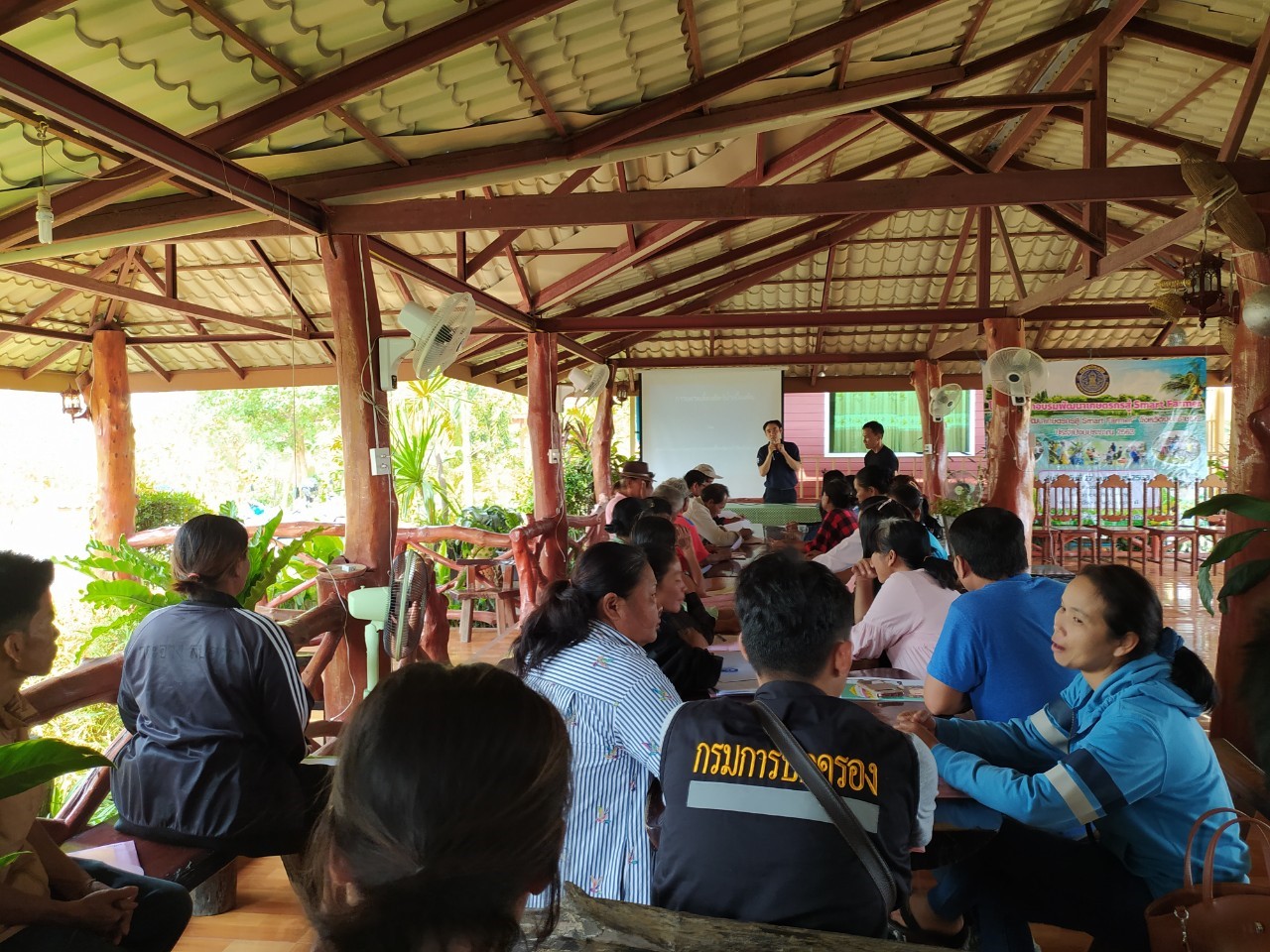 จัดฝึกอบรมเกษตรกรภายใต้ โครงการพัฒนาเกษตรกรปราดเปรื่อง (Smart Farmer) หลักสูตร “พัฒนาเกษตรกรสู่ Smart Farmer จังหวัดอุบลราชธานี” รุ่นที่ 6..คลิก