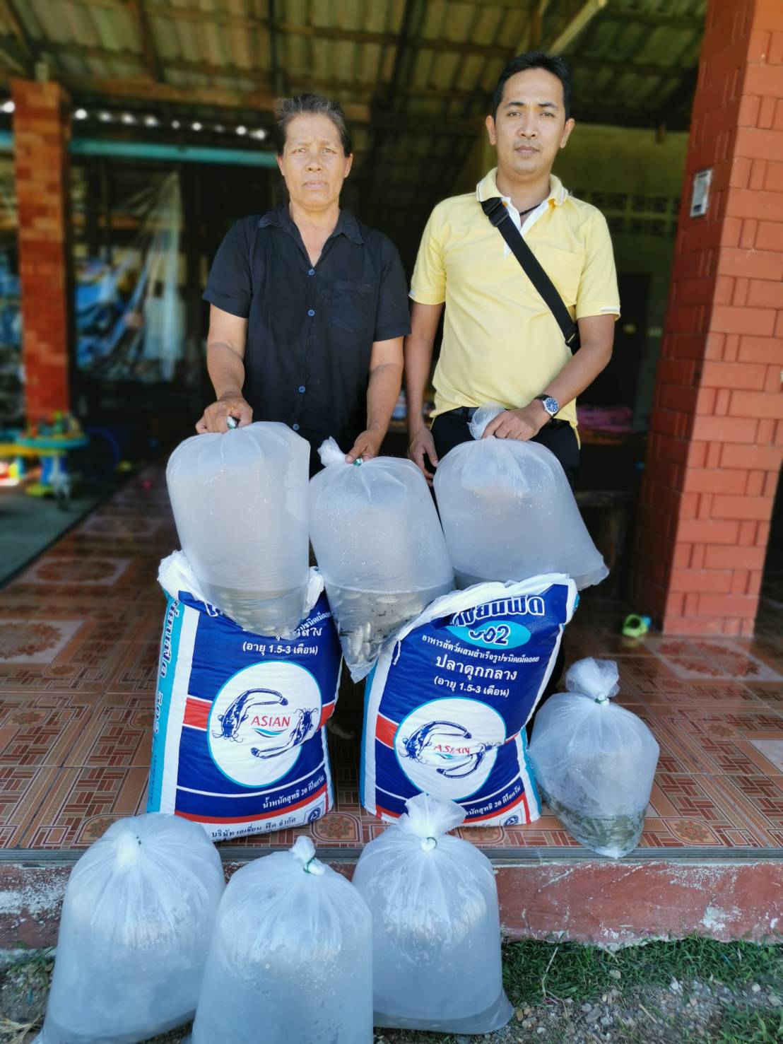 มอบปัจจัยการผลิต โครงการศูนย์เรียนรู้เพื่อเพิ่มประสิทธิภาพการผลิตสินค้าเกษตร (ศพก.)..คลิก