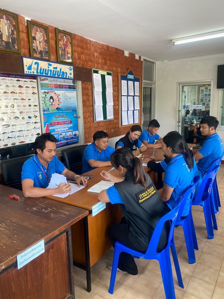 หัวหน้าศูนย์ควบคุมการแจ้งเข้า-ออก เรือประมงปากพนัง ประธานการประชุมประจำเดือนมีนาคม 2563