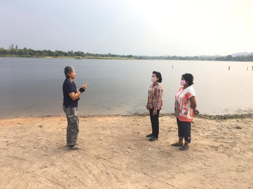 ร่วมดำเนินการตรวจสอบตามที่มีชาวบ้าน ร้องเรียนเรื่องมีปลาตายบริเวณ อ่างเก็บน้ำชัฎป่าหวาย..คลิก