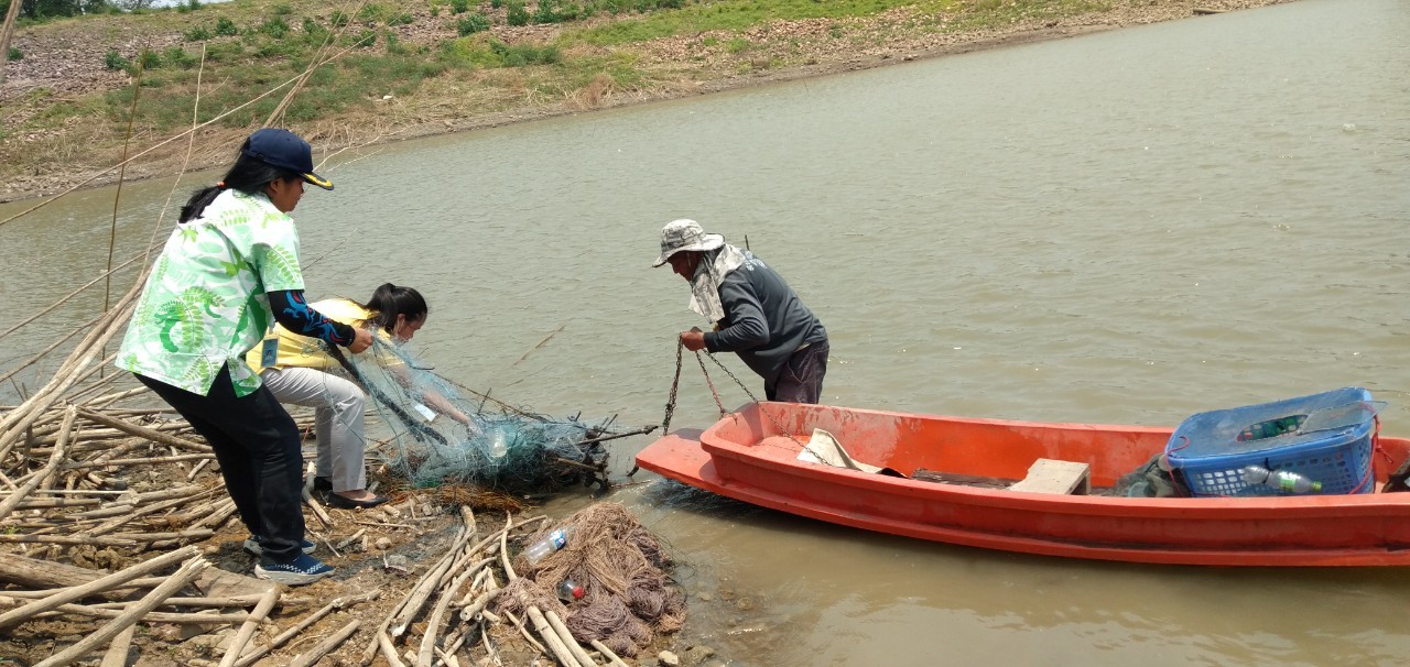 สำนักงานประมงจังหวัดเพชรบูรณ์ จัดเก็บเครื่องมือทำประมงผิดกฎหมายบริเวณเขตพื้นที่รักษาพันธุ์สัตว์น้ำ อ่างเก็บน้ำห้วยป่าแดง..คลิก