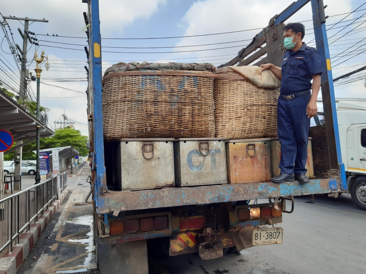 ตรวจสินค้าประมงที่นำเข้า ส่งออก ทางด่านพรมแดนถาวรคลองลึก..คลิก