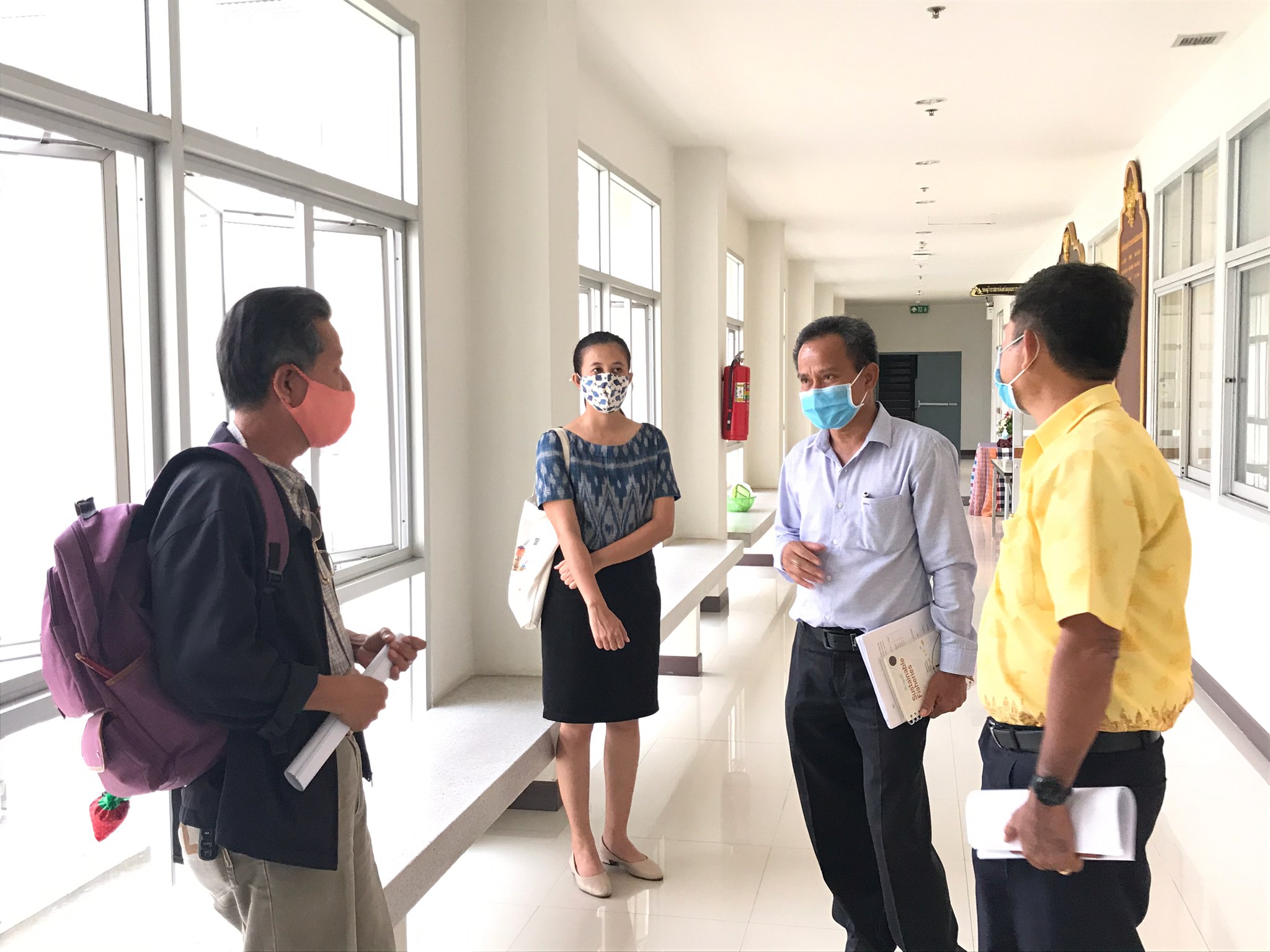 ประมงจังหวัดอุบลราชธานี เข้าพบผู้ว่าราชการจังหวัดอุบลราชธานี เพื่อหารือ แนวทางการช่วยเหลือ เกษตรกรผู้เพาะเลี้ยงสัตว์สัตว์น้ำ ที่ได้รับผลกระทบจากสถานการณ์ COVID-19 ในจังหวัดอุบลราชธานี..คลิก