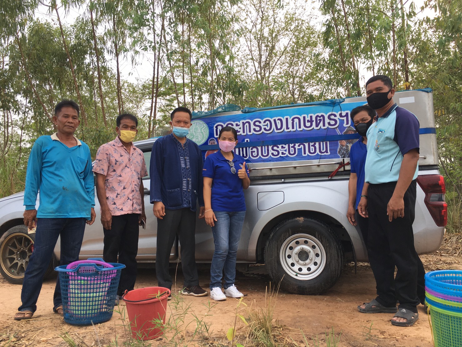 ประมงอำเภอเดชอุดมคณะกรรมการตรวจรับกุ้งฯ จากสำนักงานประมงจังหวัดฯ คณะกรรมการบริหารจัดการแหล่งน้ำชุมชน ร่วมกันปล่อยกุ้งก้ามกรามลงในแหล่งน้ำ อ.เดชอุดม จ.อุบลราชธานี..คลิก