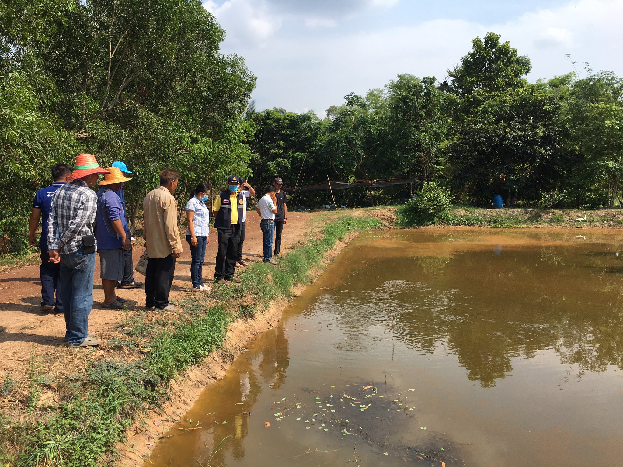 ประมงจังหวัดอุบลราชธานีพร้อมด้วย ประมงอำเภอเดชอุดม และเจ้าหน้าที่จากสำนักงานประมงจังหวัดอุบลราชธานี ได้ลงพื้นที่ตรวจติดตามเกษตรกรภายใต้โครงการศูนย์เรียนรู้ การเพิ่มประสิทธิภาพการผลิตสินค้าเกษตร (ศพก.)..คลิก