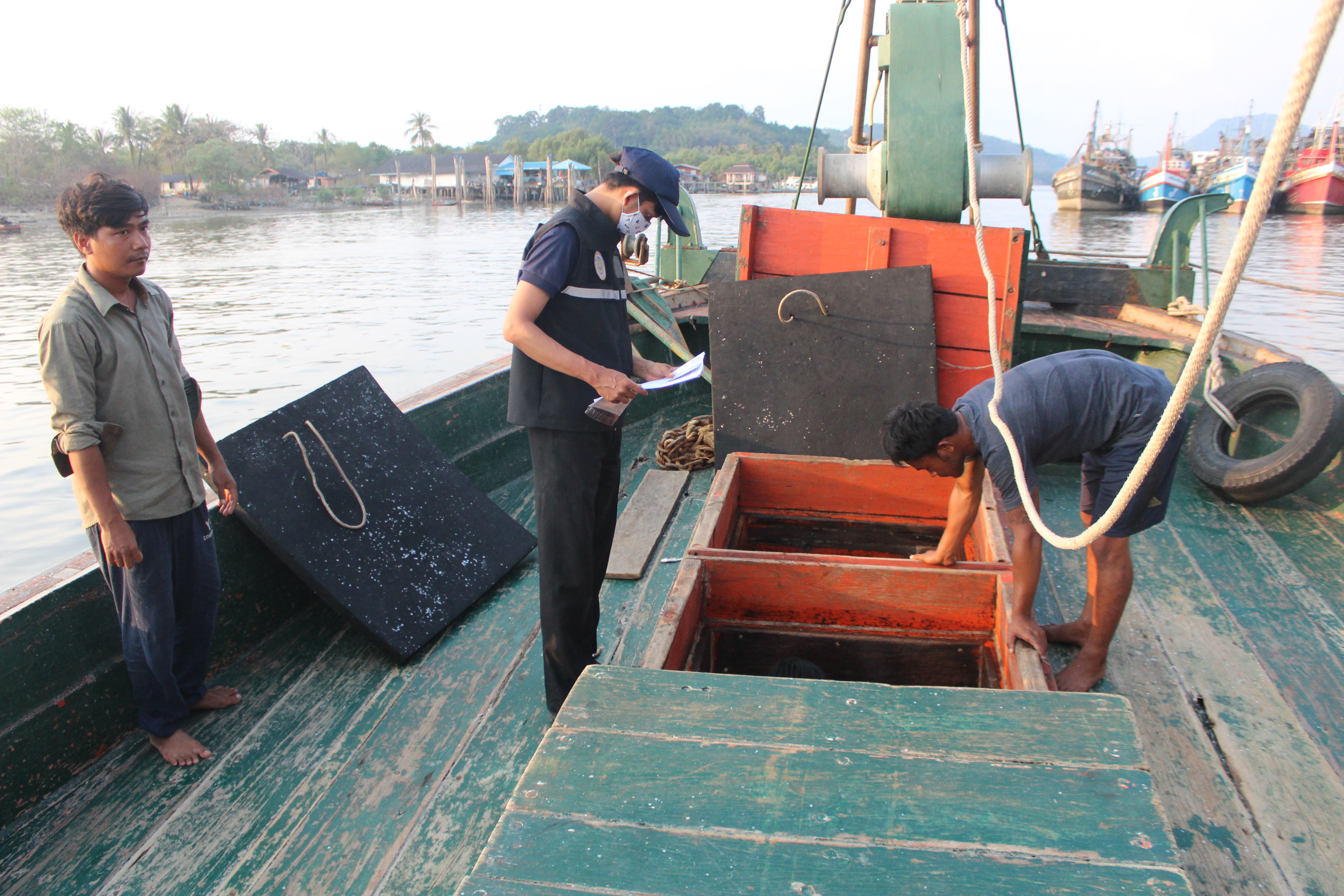ตรวจสอบเรือและสินค้านำเข้าจากประเทศ MYANMAR..คลิก