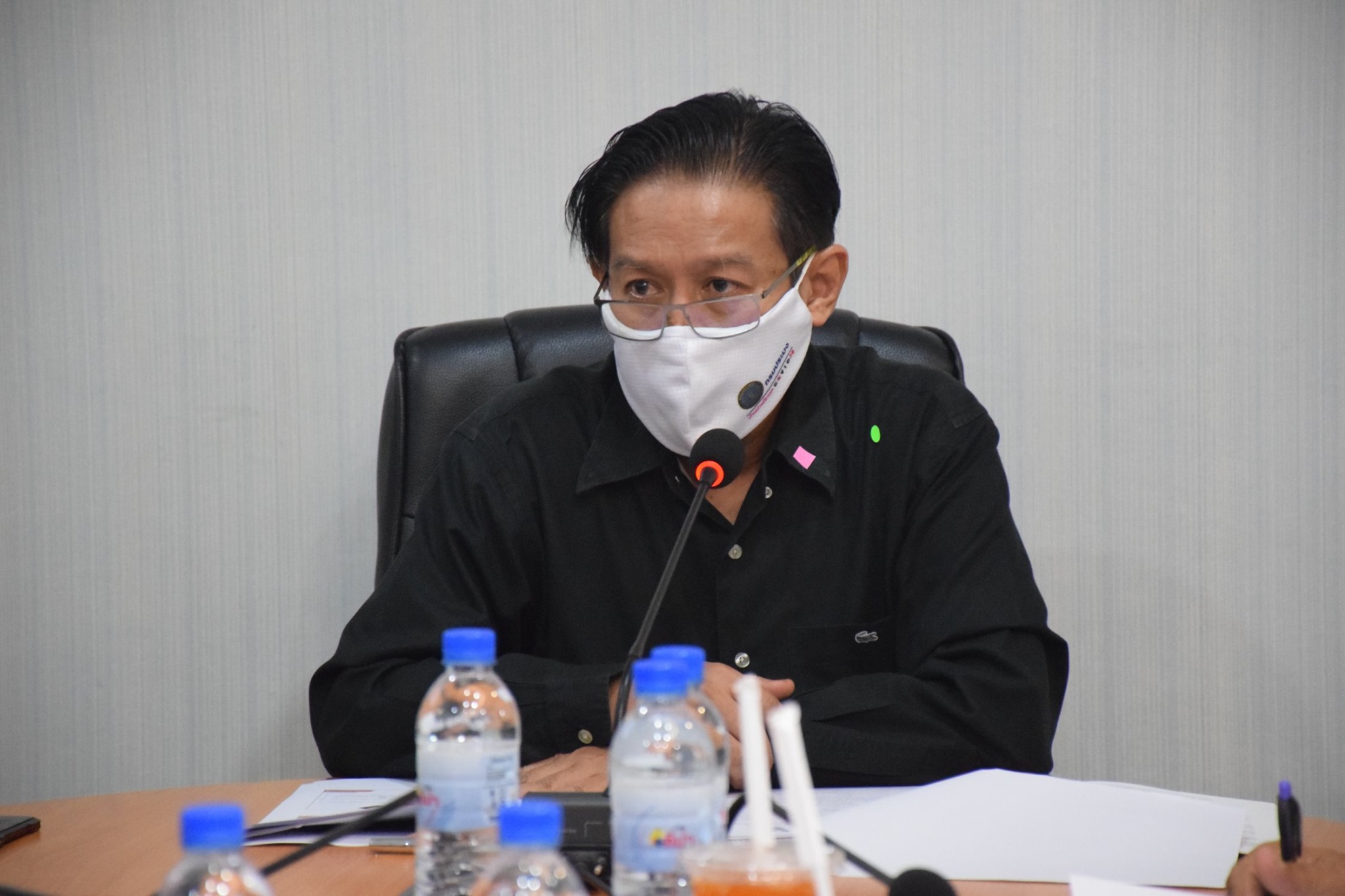 นายประเทศ ซอรักษ์ ผู้ตรวจราชการกรม เป็นประธานการประชุมแนวทางการดำเนินการตามประกาศสำนักนายกรัฐมนตรี เรื่อง การออกหนังสือคนประจำเรือตามกฎหมายว่าด้วยการประมง พ.ศ. 2563 ด้วยระบบ video conference ร่วมกับสำนักงานประมงจังหวัด 22 จังหวัดชายทะเล..คลิก
