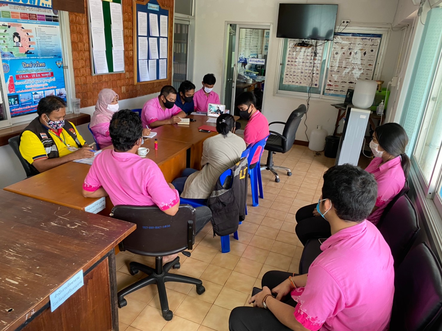 หัวหน้าศูนย์ควบคุมการแจ้งเข้า-ออก เรือประมงปากพนัง ประธานการประชุมประจำเดือนพฤษภาคม 2563