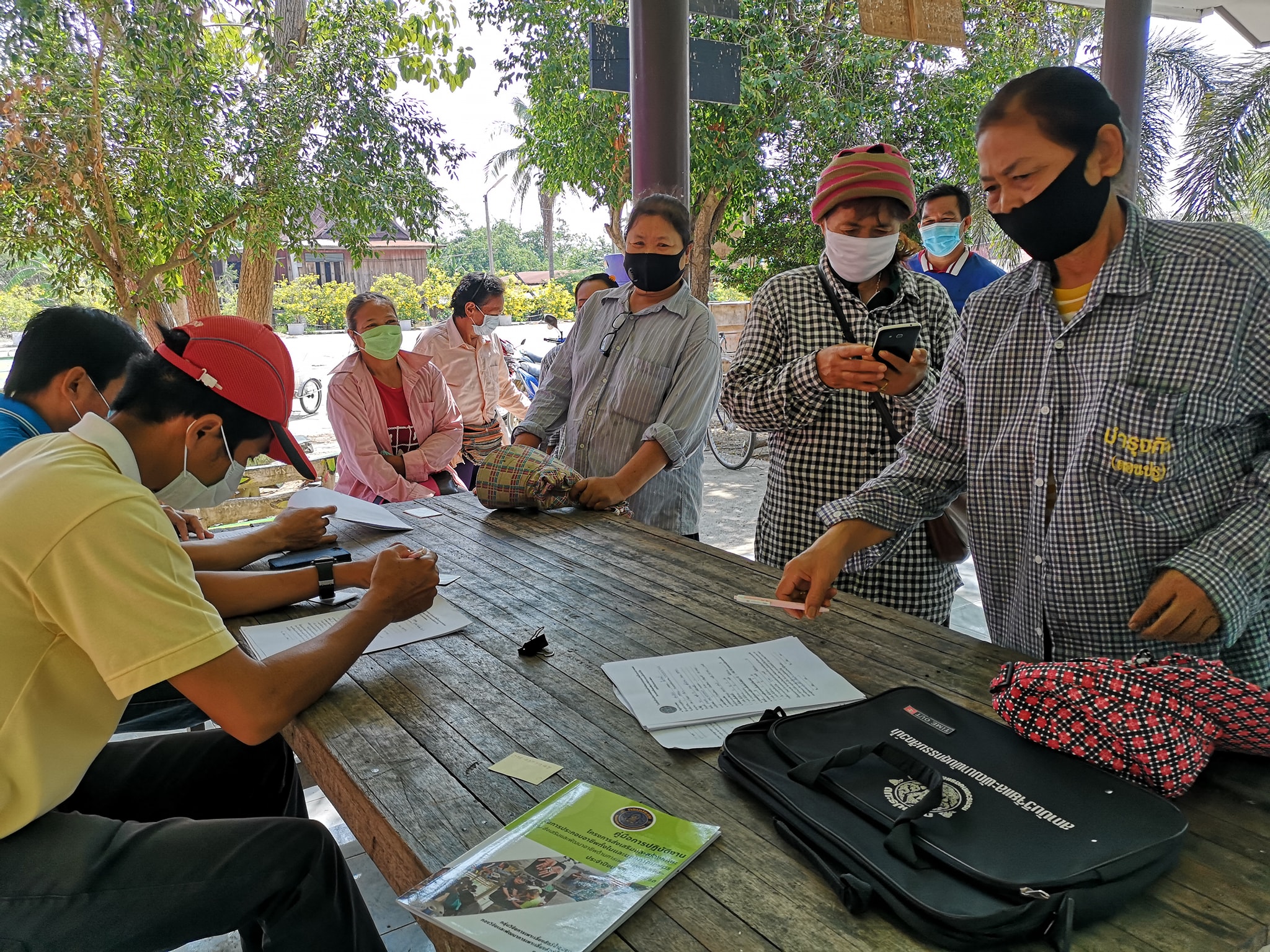 ลงพื้นที่ รับสมัครเกษตรกรผู้สนใจเข้าร่วมโครงการส่งเสริมและสร้างทักษะการประกอบอาชีพทั้งในและนอกภาคการเกษตรกิจกรรมส่งเสริมและพัฒนาอาชีพด้านการเพาะเลี้ยงสัตว์น้ำจืด