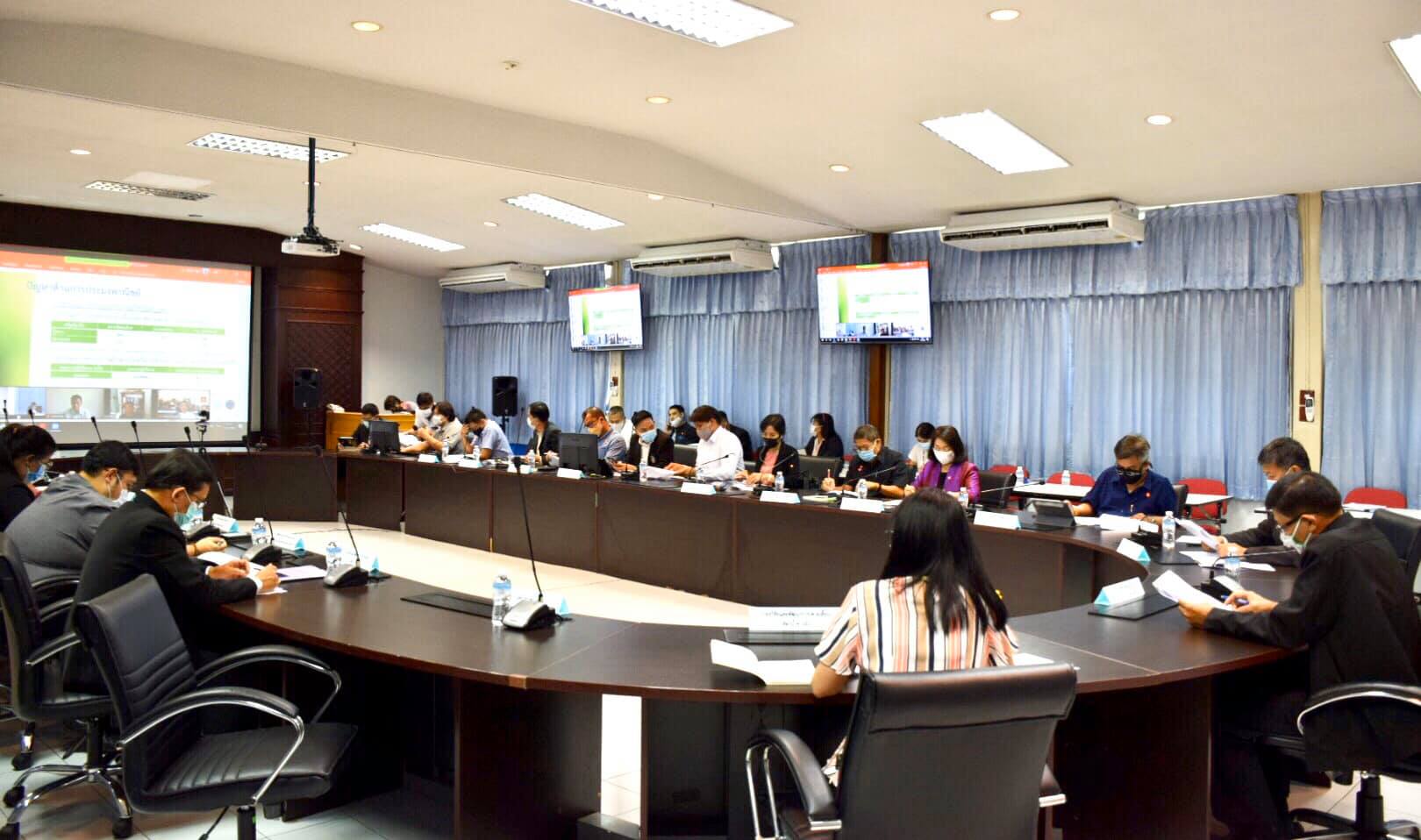 นายอรุณชัย พุทธเจริญ ผู้ตรวจราชการกระทรวงเกษตรและสหกรณ์ พร้อมด้วย นายถาวร จิระโสภณรักษ์รองอธิบดีกรมประมง และคณะเจ้าหน้าที่กรมประมง เข้าร่วมประชุมหารือการแก้ไขปัญหาราคาสินค้าสัตว์น้ำตกต่ำทั้งระบบเนื่องจากสถานการณ์โรคติดเชื้อไวรัสโคโรนา 2019(COVID-19) ครั้งที่ 2 / 2563 ด้วยระบบ video conference โดยมีนายอลงกรณ์ พลบุตร ที่ปรึกษารัฐมนตรีว่าการกระทรวงเกษตรและสหกรณ์ เป็นประธานการประชุมฯ..คลิก