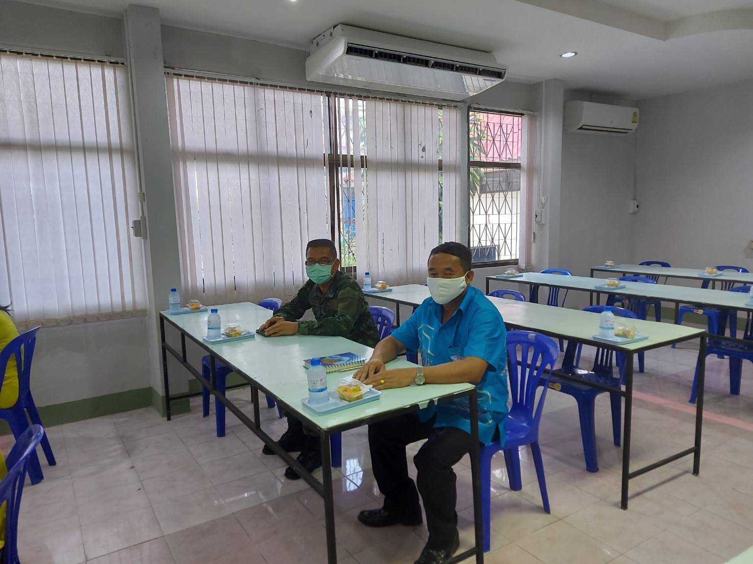 ประมงอำเภอพิบูลมังสาหาร ร่วมให้การต้อนรับ นายอุทัย ทองเดช รองผู้ว่าราชจังหวัดอุบลราชธานี ประธานคณะทำงานติดตามการปฏิบัติการตามมาตราการป้องกันควบคุมโรคน่าสายพันธุ์ใหม่2019(COVID-19)..คลิก