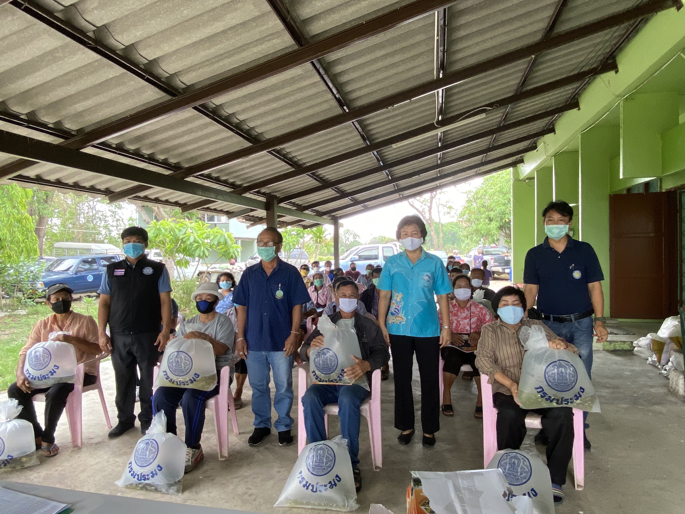 มอบปัจจัยการผลิตโครงการเกษตรทฤษฎีใหม่ด้านการประมง..คลิก