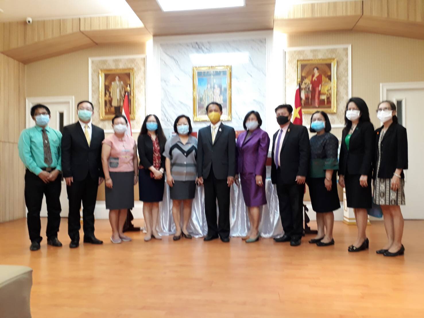 วันที่ 20 พ.ค.63 กรมประมงมอบหมายสำนักงานเลขานุการกรม ร่วมพิธีมอบหน้ากากอนามัย จากสถานเอกอัครราชฑูตสาธารณรัฐประชาชนจีน..คลิก
