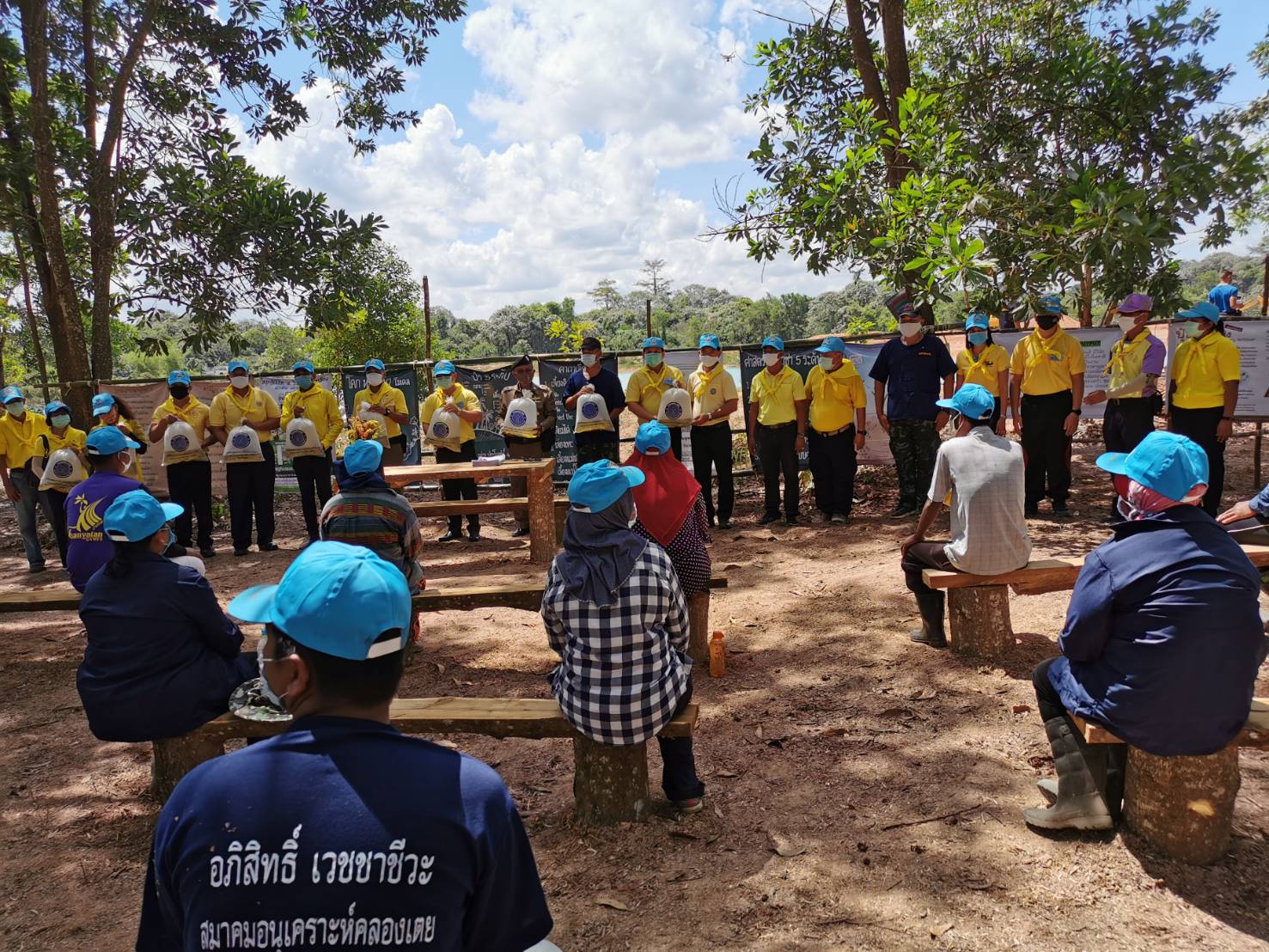 ร่วมกิจกรรมปล่อยพันธุ์สัตว์น้ำ 