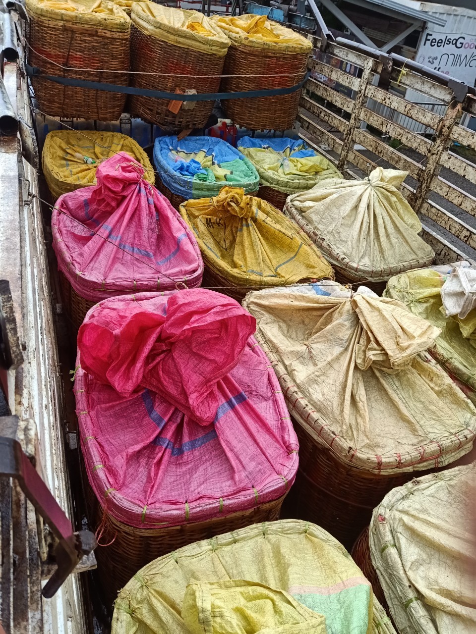 ตรวจสินค้าประมงที่นำเข้า ส่งออก ทางด่านพรมแดนถาวรคลองลึก..คลิก