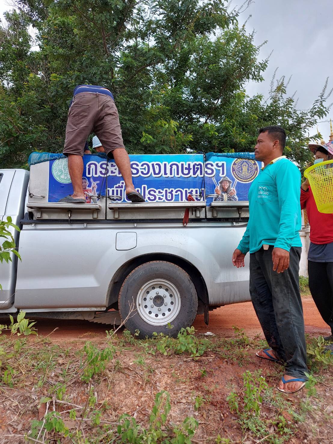 โครงการสร้างรายได้จากอาชีพประมงในแหล่งน้ำชุมชน ตามแผนปฏิบัติการฟื้นฟูเยียวยาเกษตรกรผู้ประสบภัยฝนทิ้งช่วงและอุทกภัย ปี 2562 ณ กุดกลอยใต้ ตำบลโนนสวาง อำเภอกุดข้าวปุ้น จังหวัดอุบลราชธานี..คลิก