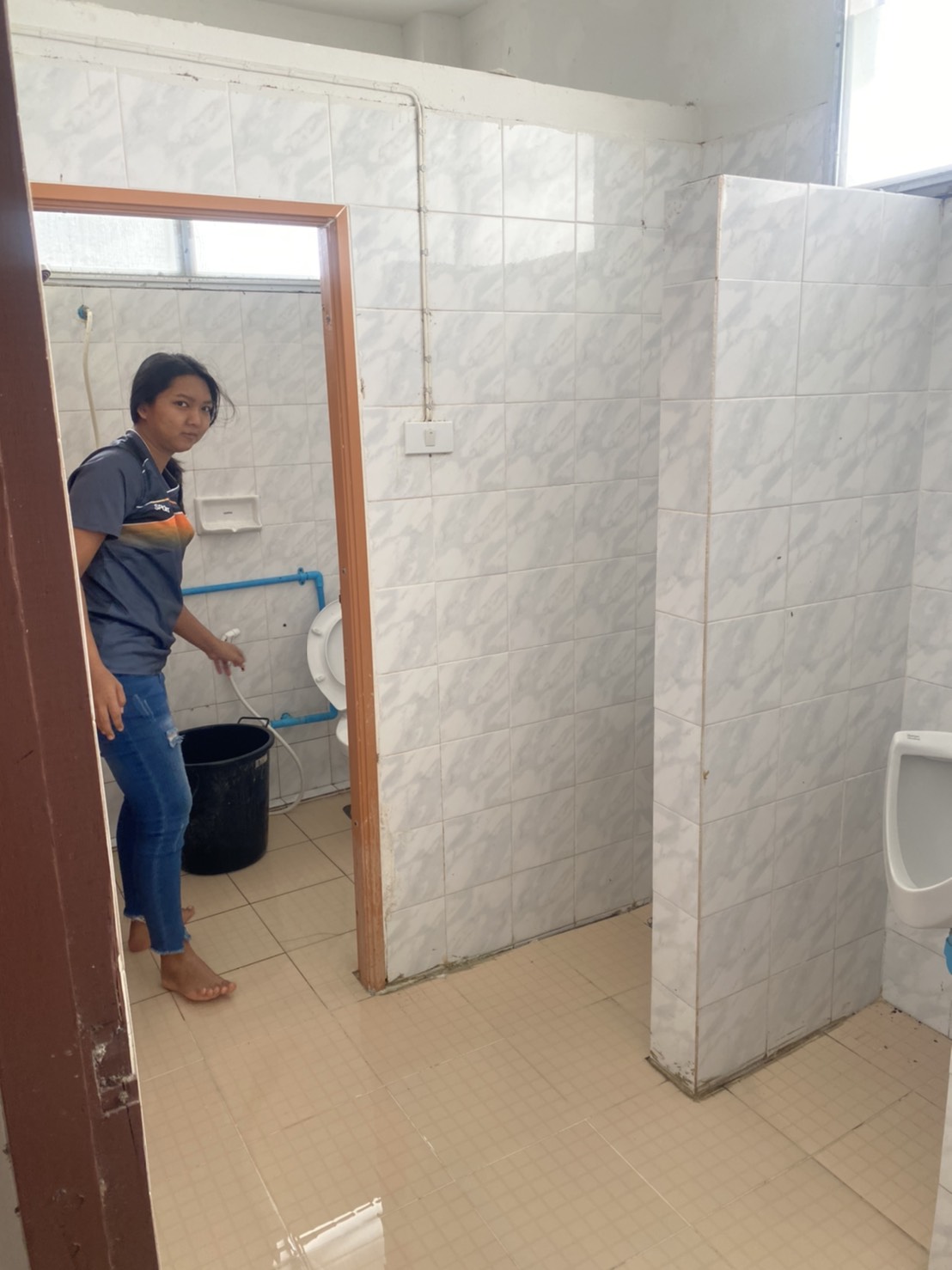 หัวหน้าศูนย์ควบคุมการแจ้งเข้า-ออก เรือประมงปากพนัง นำทีมเจ้าหน้าที่ทำกิจกรรม 5ส.