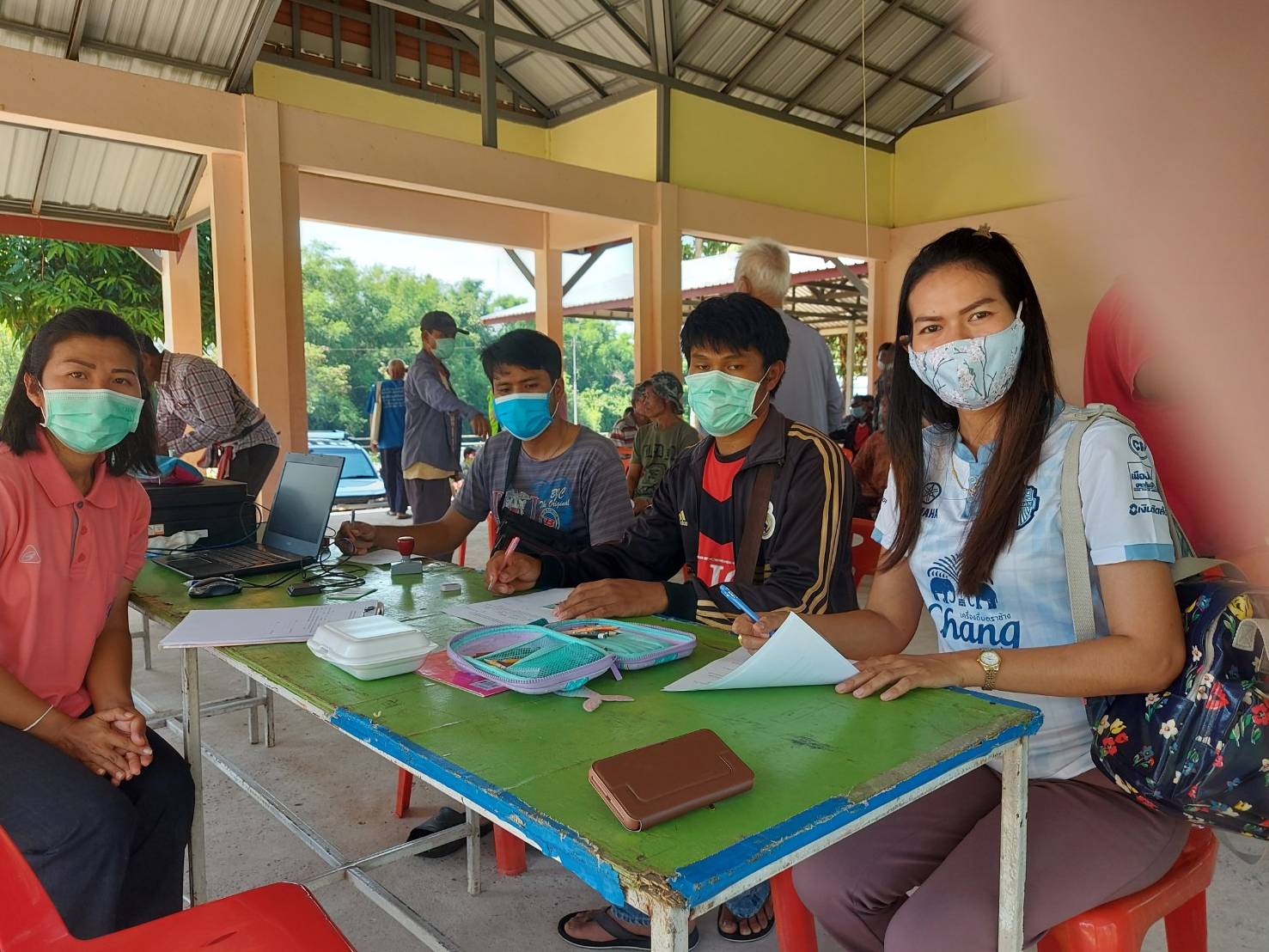 ประมงอำเภอสว่างวีระวงศ์ ดำเนินการตรวจติดตามผู้ประกอบกิจการเพาะเลี้ยงสัตว์น้ำควบคุมชนิดกุ้งก้ามแดงหรือกุ้งเครย์ฟิช Procambarus clarkii หรือ Cherax spp. ในพี้นที่อ.นาเยีย จ.อุบลราชธานี..คลิก