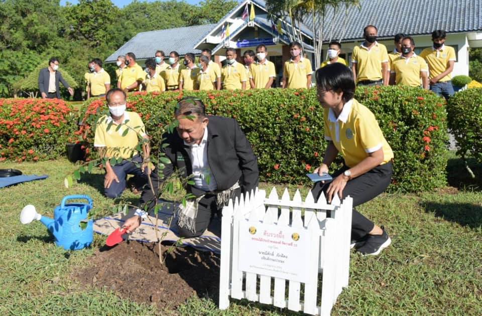 ตรวจเยี่ยมสำนักงานประมงจังหวัดยโสธร และศูนย์วิจัยและพัฒนาการเพาะเลี้ยงสัตว์น้ำจืดเขต 5 (ยโสธร)..คลิก