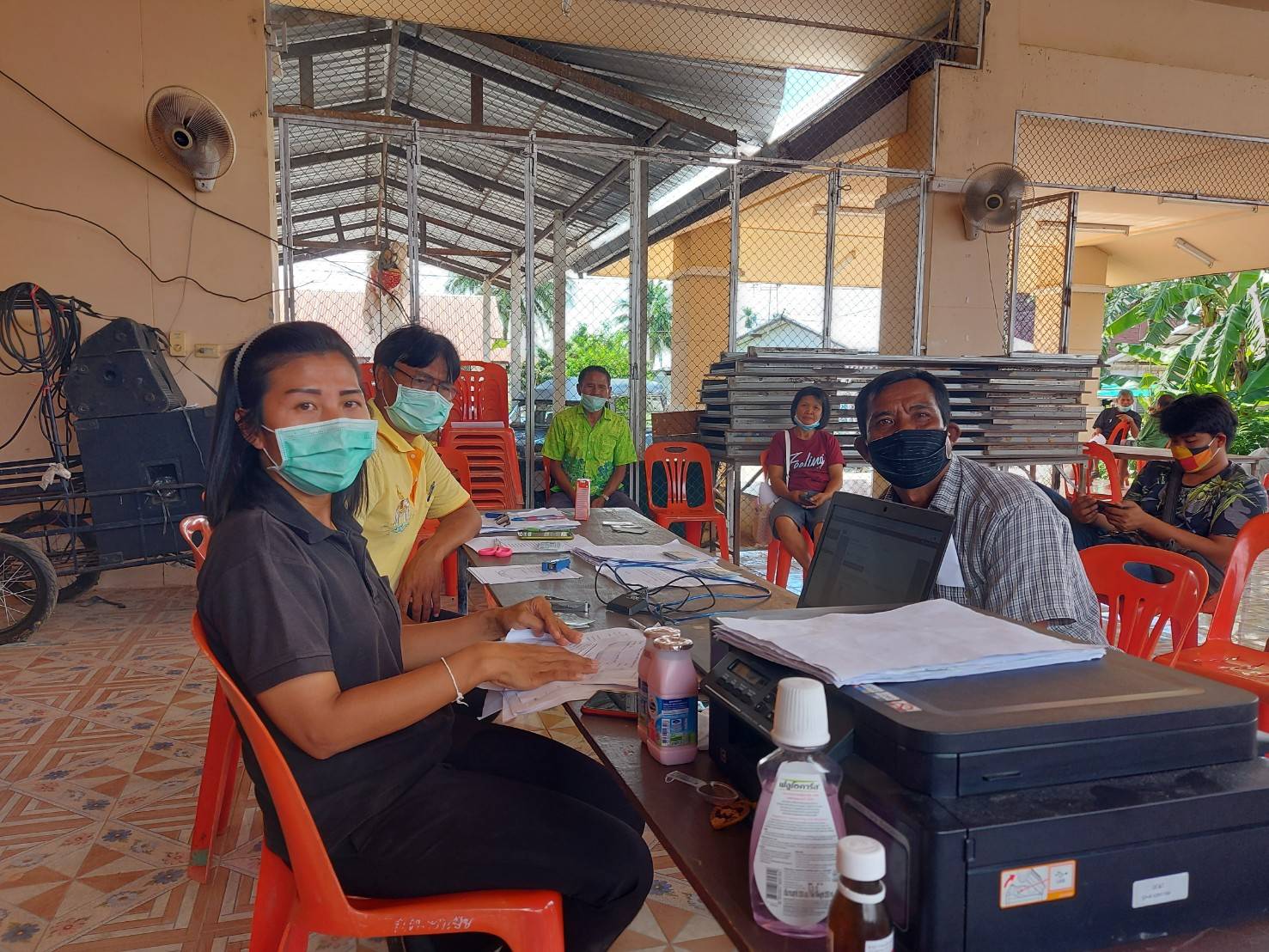 ประมงอำเภอสว่างวีระวงศ์ ร่วมกับผู้ใหญ่บ้านม.1 ต.นาเยียและคณะ ดำเนินการขึ้นทะเบียนชาวประมง ซึ่งเป็นราษฎรในพื้นที่ม.1 ต.นาเยีย จำนวน 45 ราย ที่ไปจับสัตว์น้ำในแหล่งน้ำสาธารณประโยชน์ พร้อมทั้งประชาสัมพันธ์งดจับสัตว์น้ำในฤดูปลาน้ำจืดมีไข่หรือวางไข่..คลิก