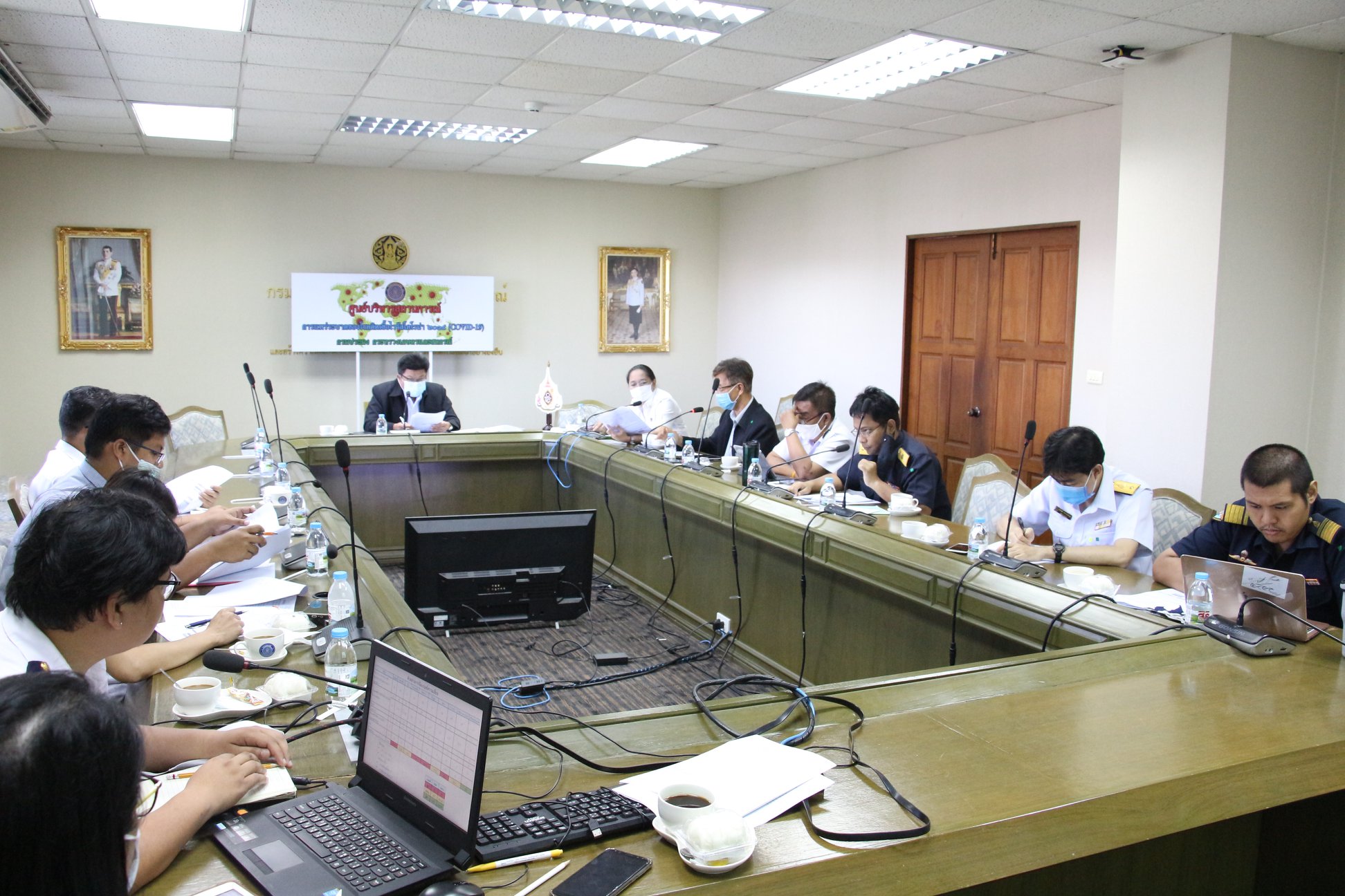 นายบัญชา สุขแก้ว รองอธิบดีกรมประมง เป็นประธานการประชุมหารือเกี่ยวกับ การกำหนดปัจจัยและเงื่อนไขความเสี่ยง ในการอนุญาตนำเข้าสัตว์น้ำทางตู้คอนเทนเนอร์ ครั้งที่ 2/2563..คลิก