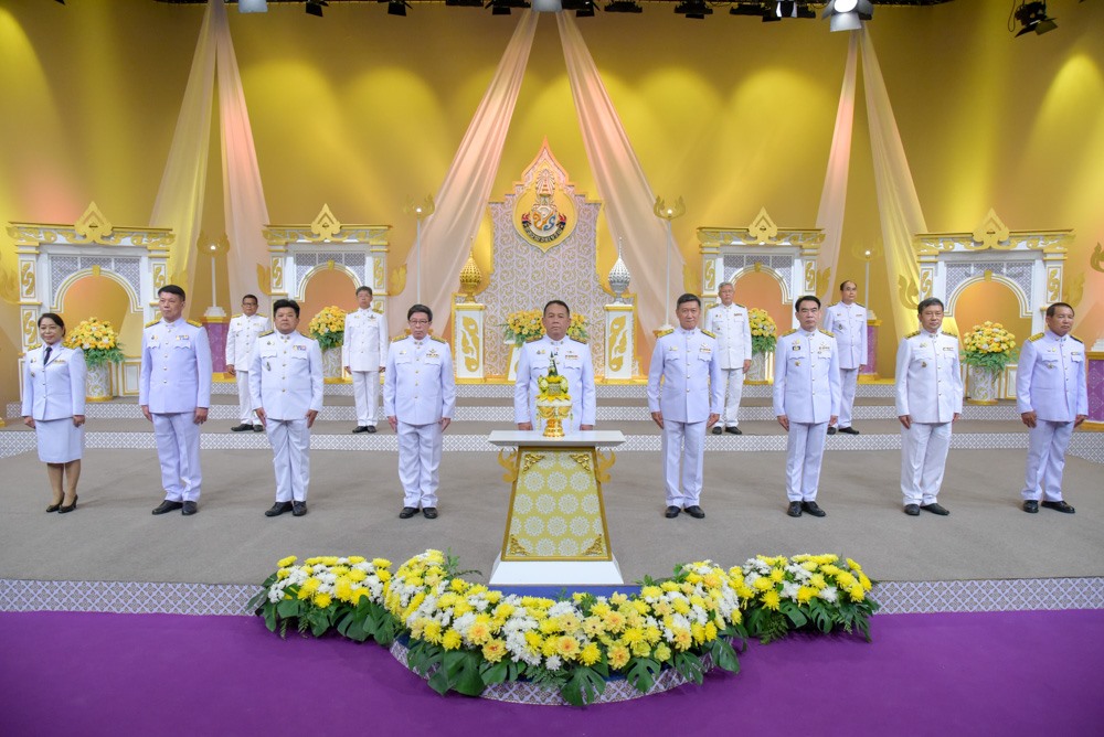 นายมีศักดิ์ ภักดีคง อธิบดีกรมประมง นำคณะผู้บริหารและข้าราชการกรมประมง ร่วมบันทึกเทปถวายพระพรชัยมงคล สมเด็จพระเจ้าอยู่หัว มหาวชิราลงกรณ บดินทรเทพยวรางกูร เนื่องในโอกาสวันเฉลิมพระชนมพรรษา 28 กรกฎาคม 2563..คลิก