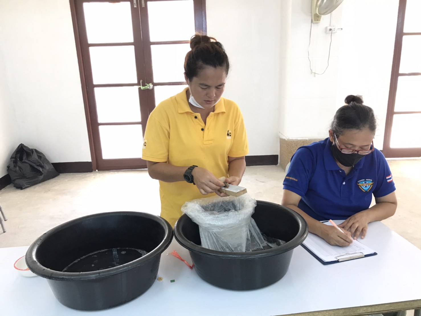 การร่วมตรวจรับและส่งมอบปัจจัยการผลิตตามโครงการพัฒนาเสริมทางเลือกอาชีพด้านการประมง การเลี้ยงปลานิลแปลงเพศในบ่อดิน(ปลานิลแปลงเพศ) ณ หอประชุมอำเภอเขมราฐ..คลิก