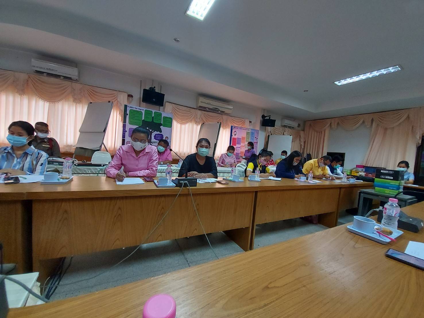 ประมงอำเภอสิรินธร ร่วมกับหัวหน้าส่วนราชการทุกภาคส่วน, องค์การบริหารส่วนท้องถิ่น, ผอ.สถานศึกษา ประชุมวางแผนการดำเนินงานพัฒนาคุณภาพชีวิตระดับอำเภอ (พชอ.) อำเภอสิรินธร..คลิก